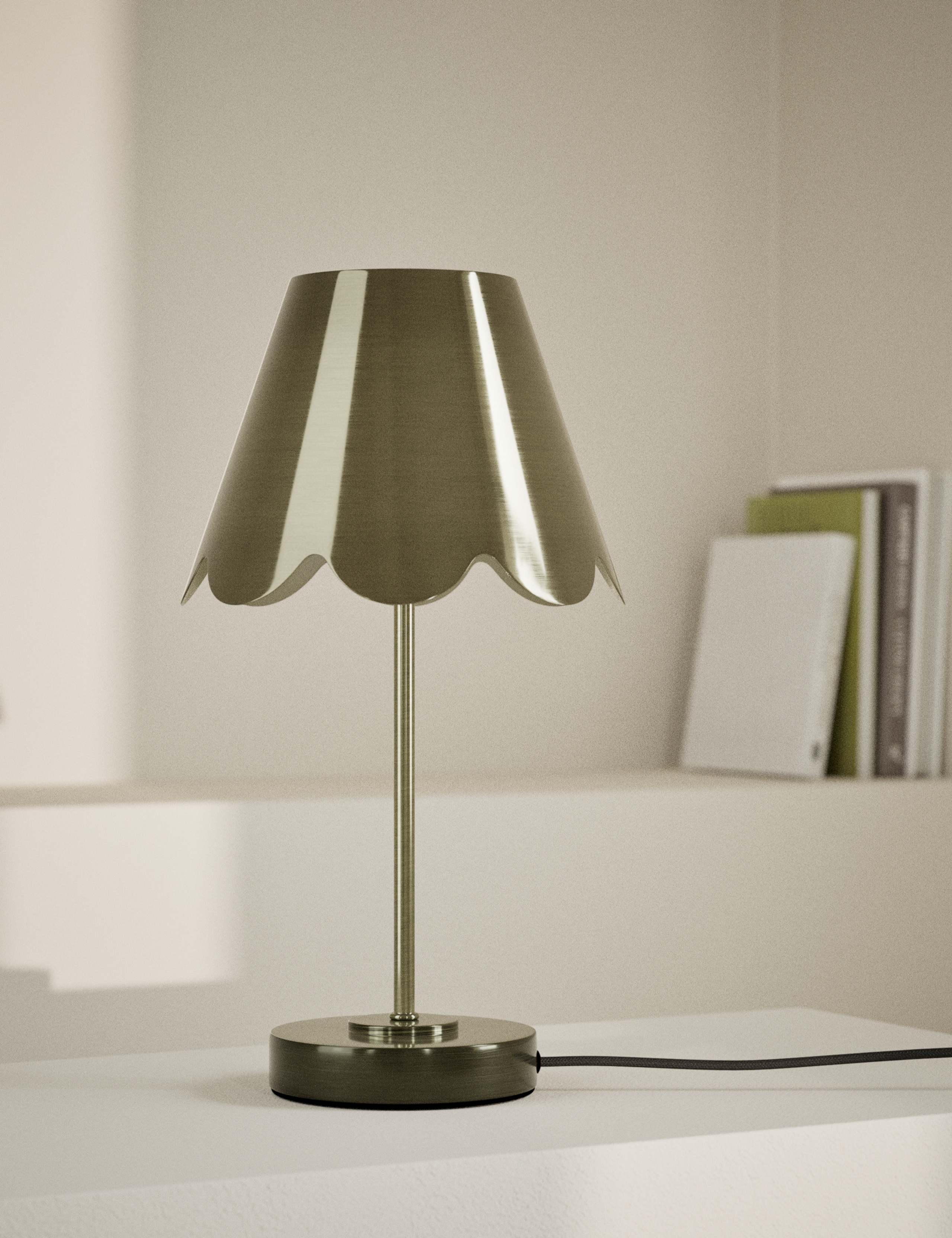 Brass Scallop Table Lamp