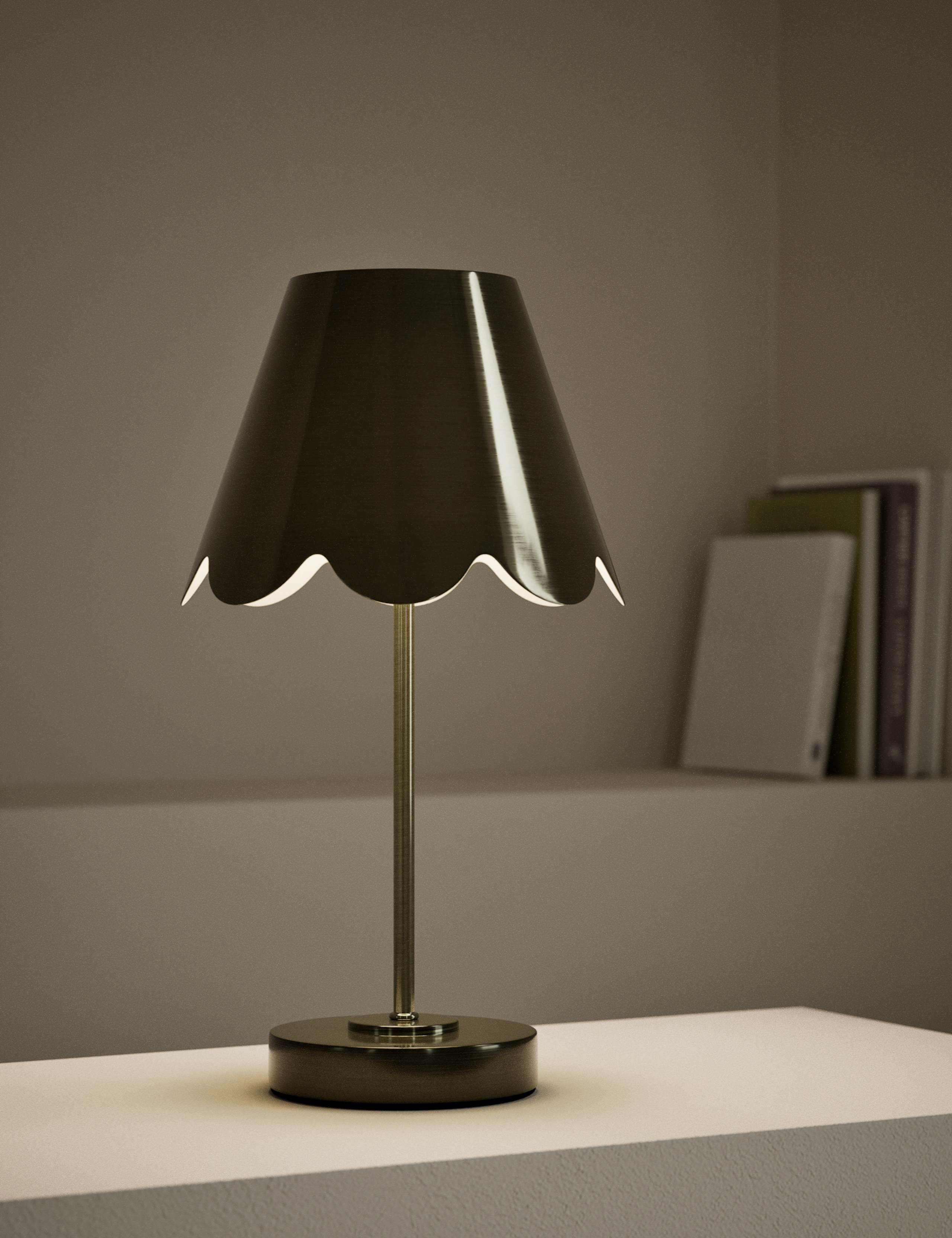 Brass Scallop Table Lamp