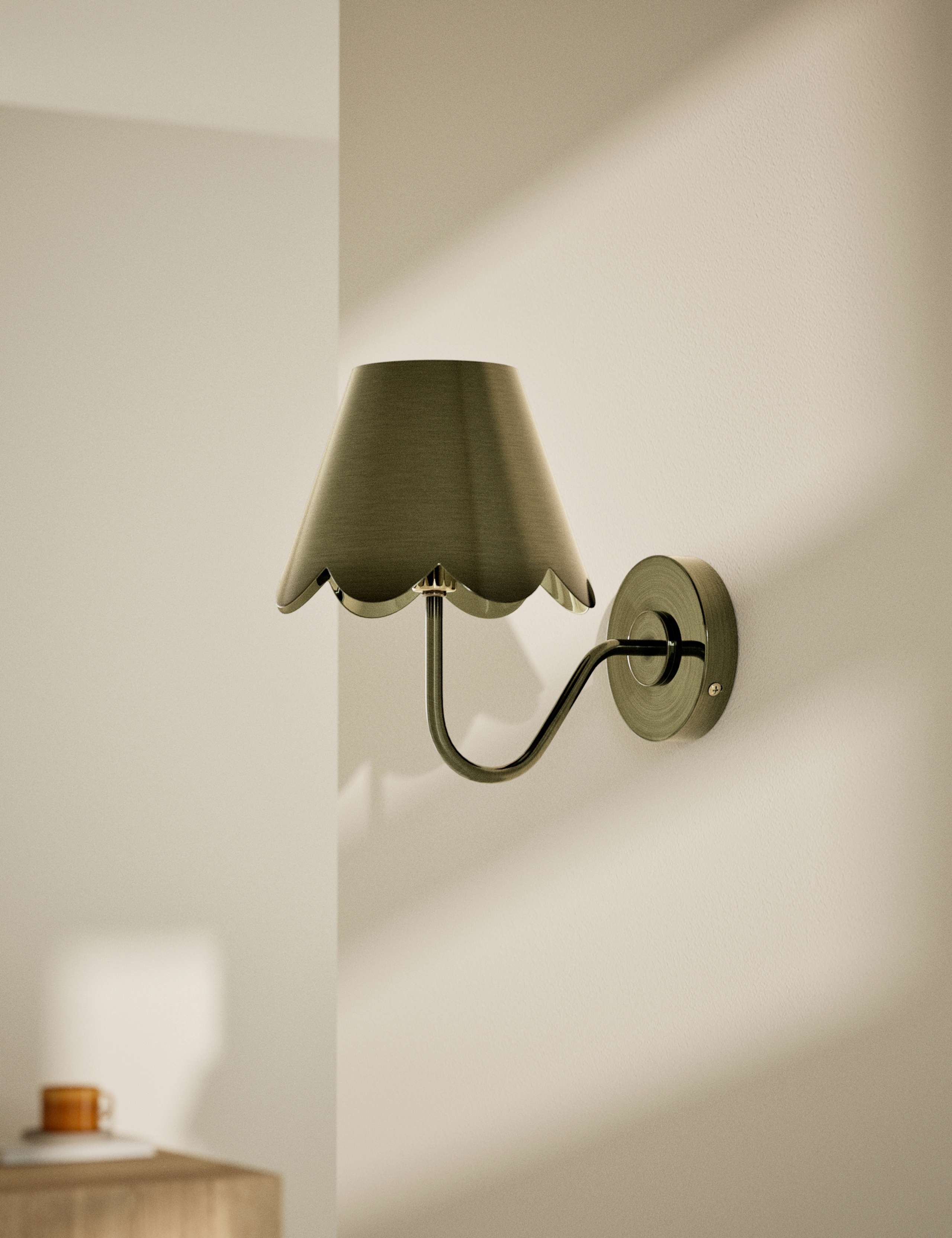 Metal Scallop Wall Light