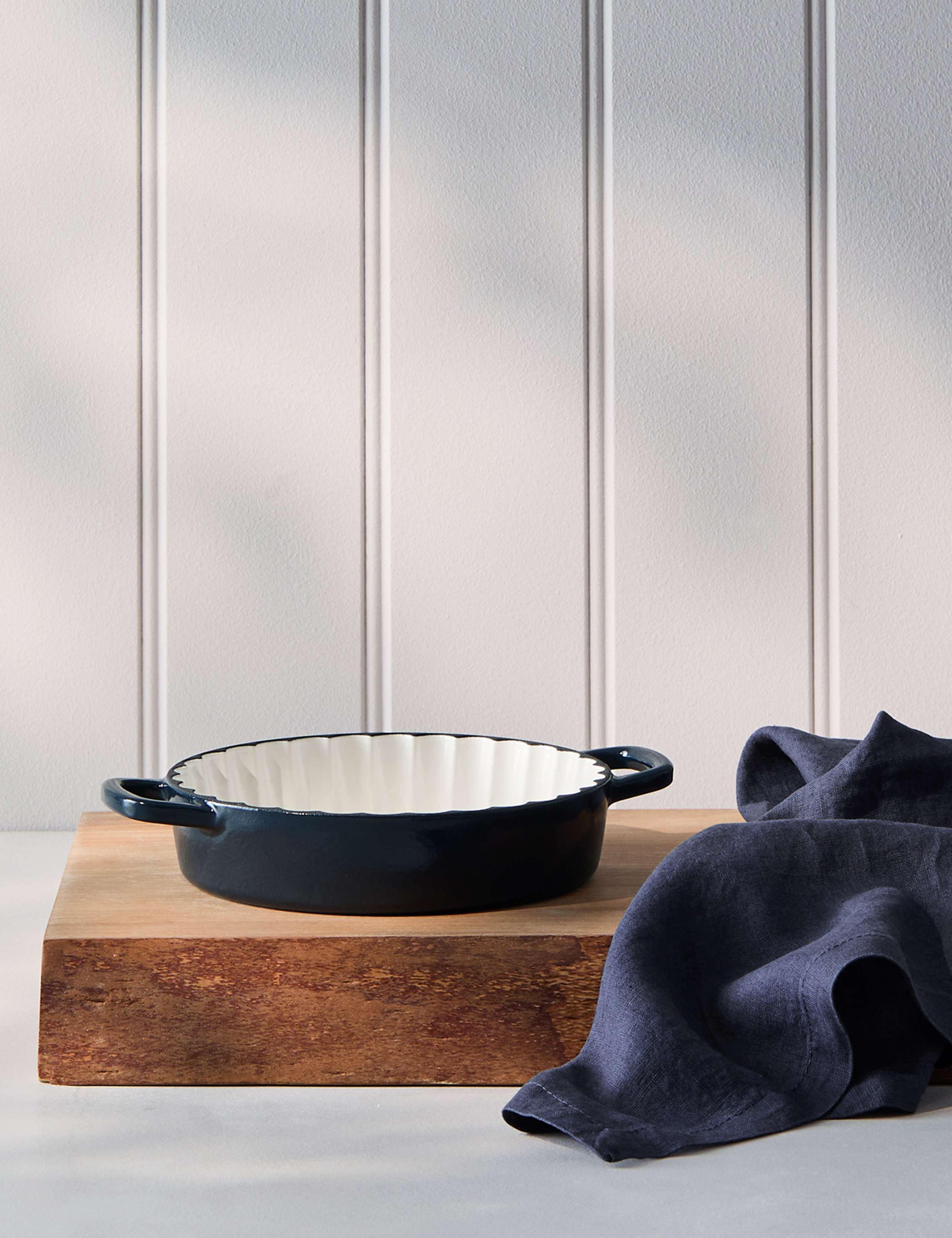 Cast Iron Small Fluted Pie Dish