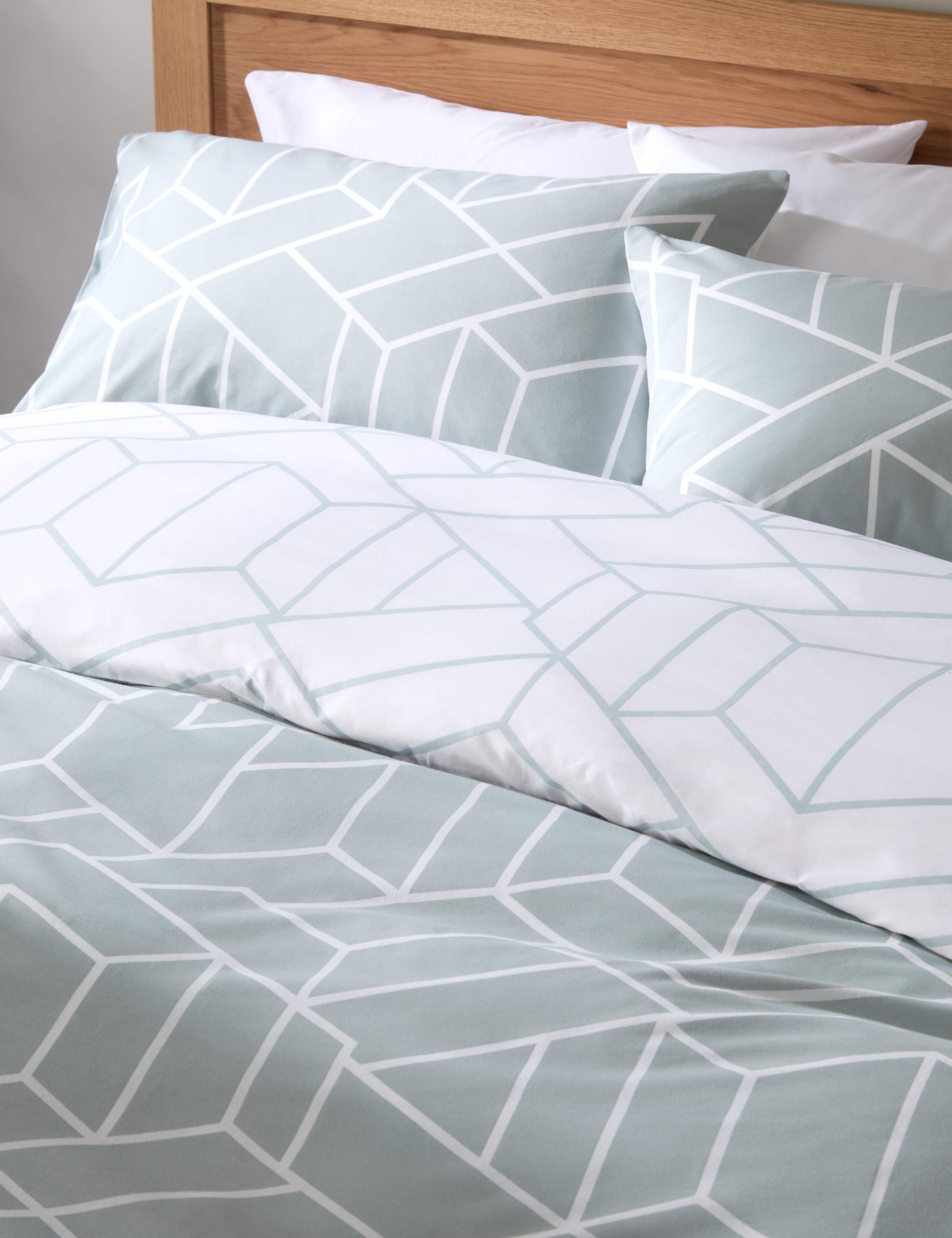 Cotton Blend Geometric Bedding Set