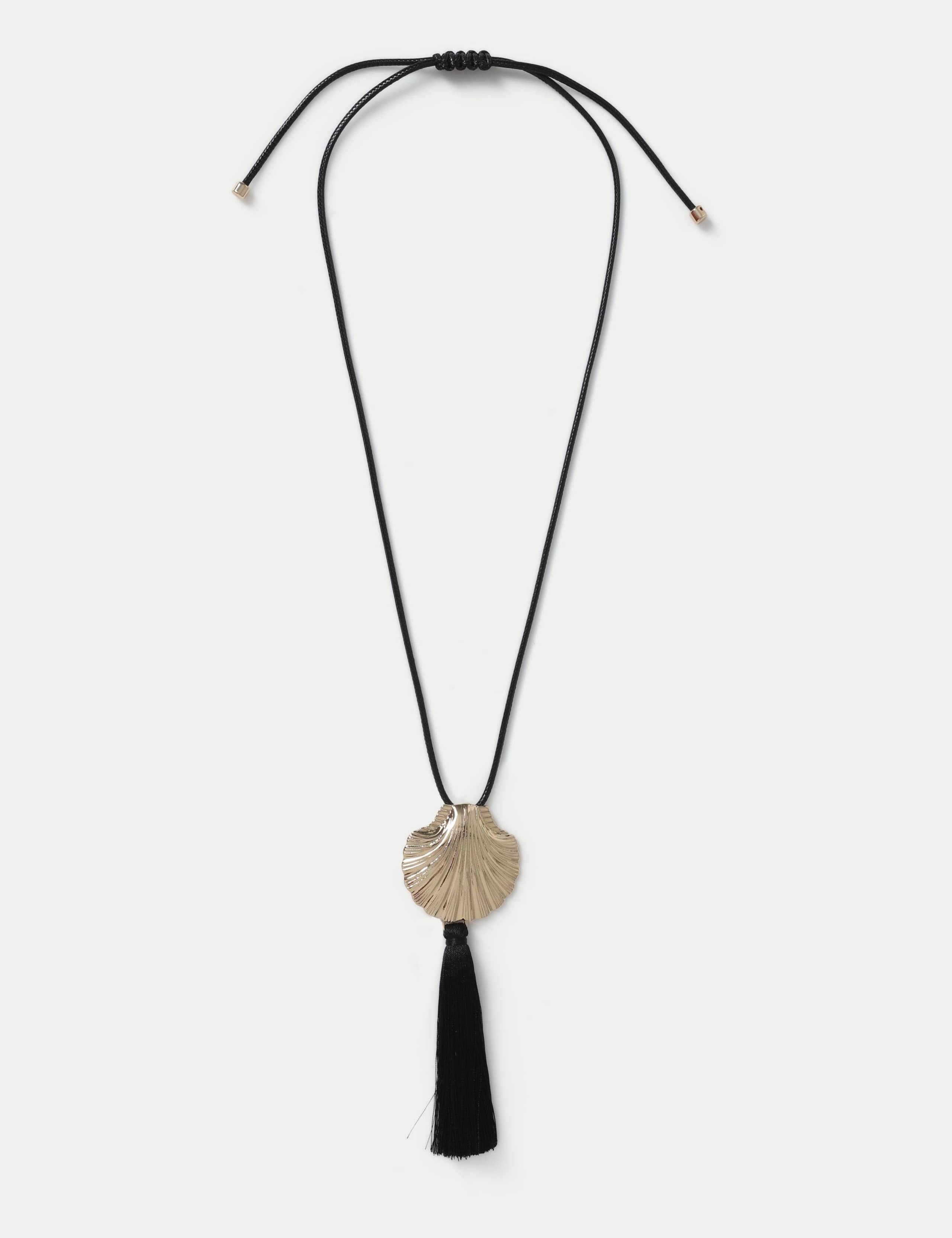 Long Tassel Shell Pendant Necklace