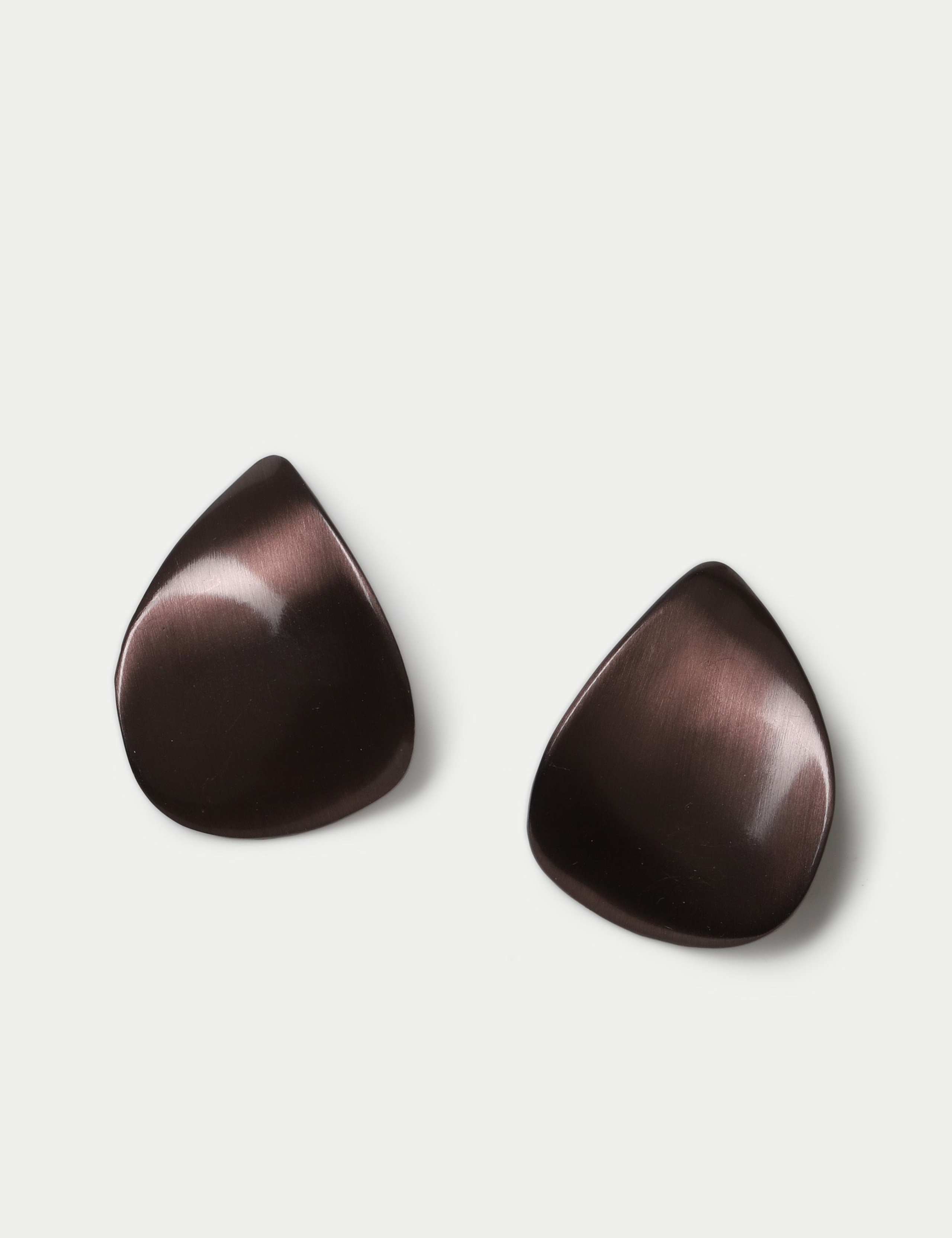 Chocolate Plate Stud Earring