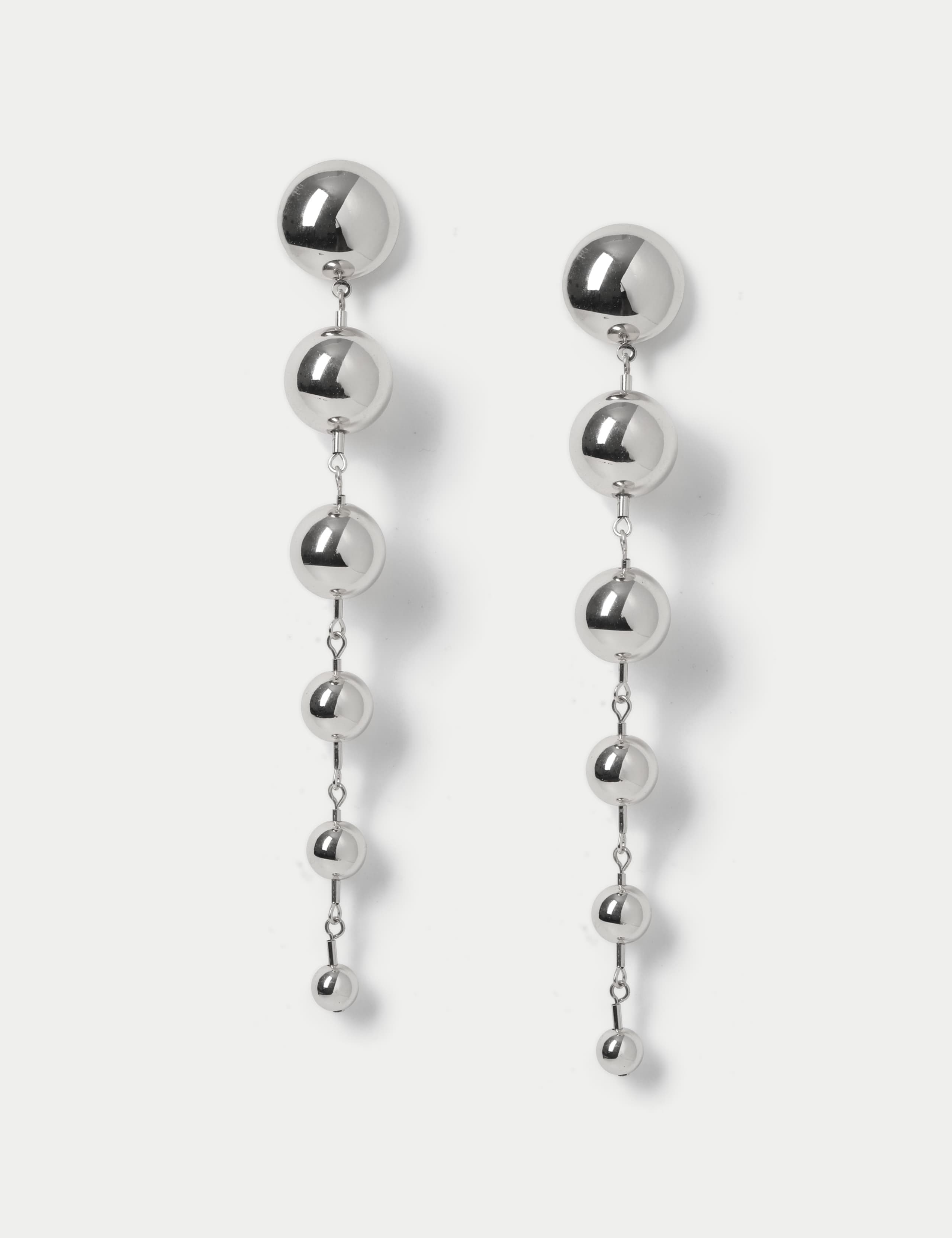 WW Gradual Ball Drop Earring