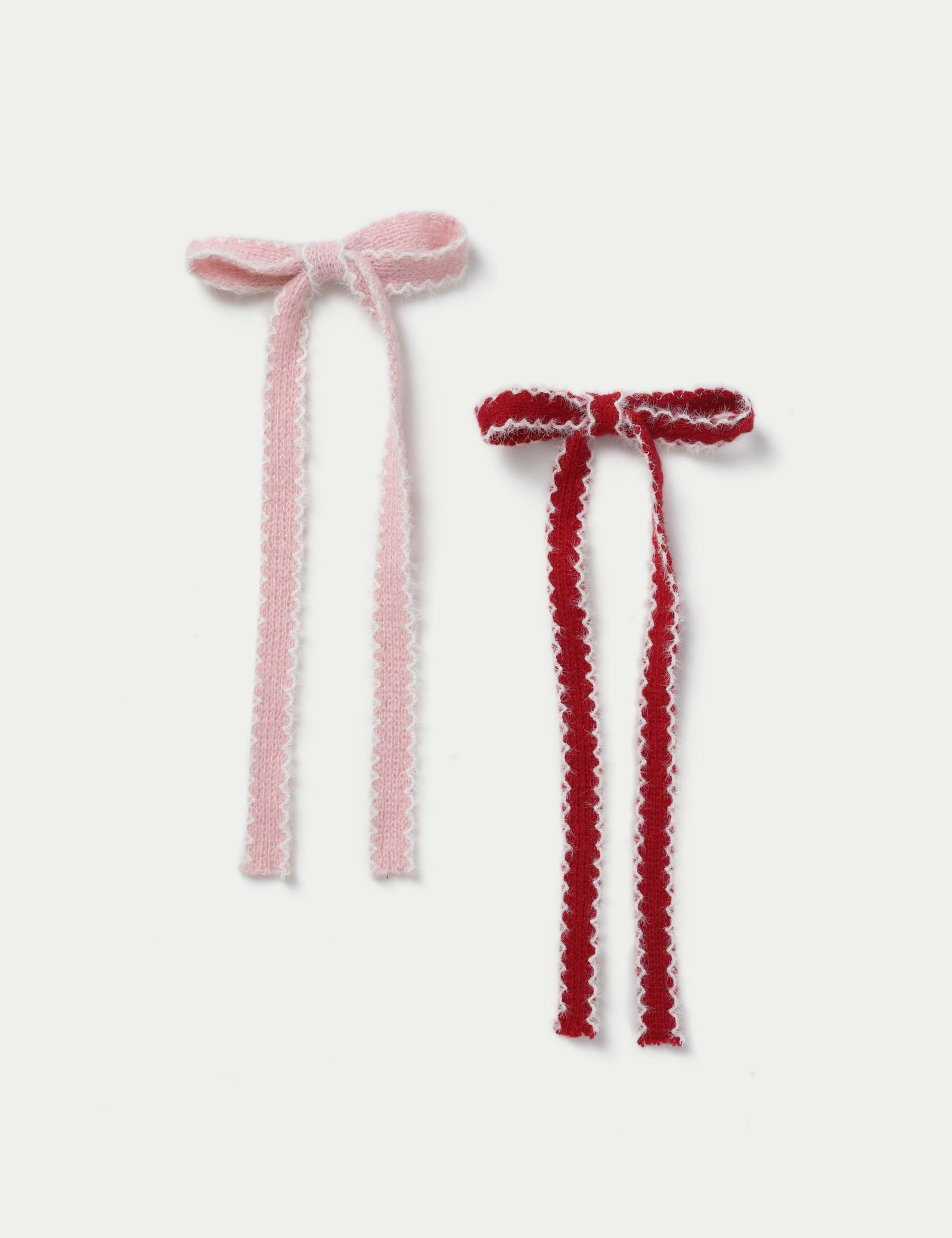 Knitted Scalloped Bow