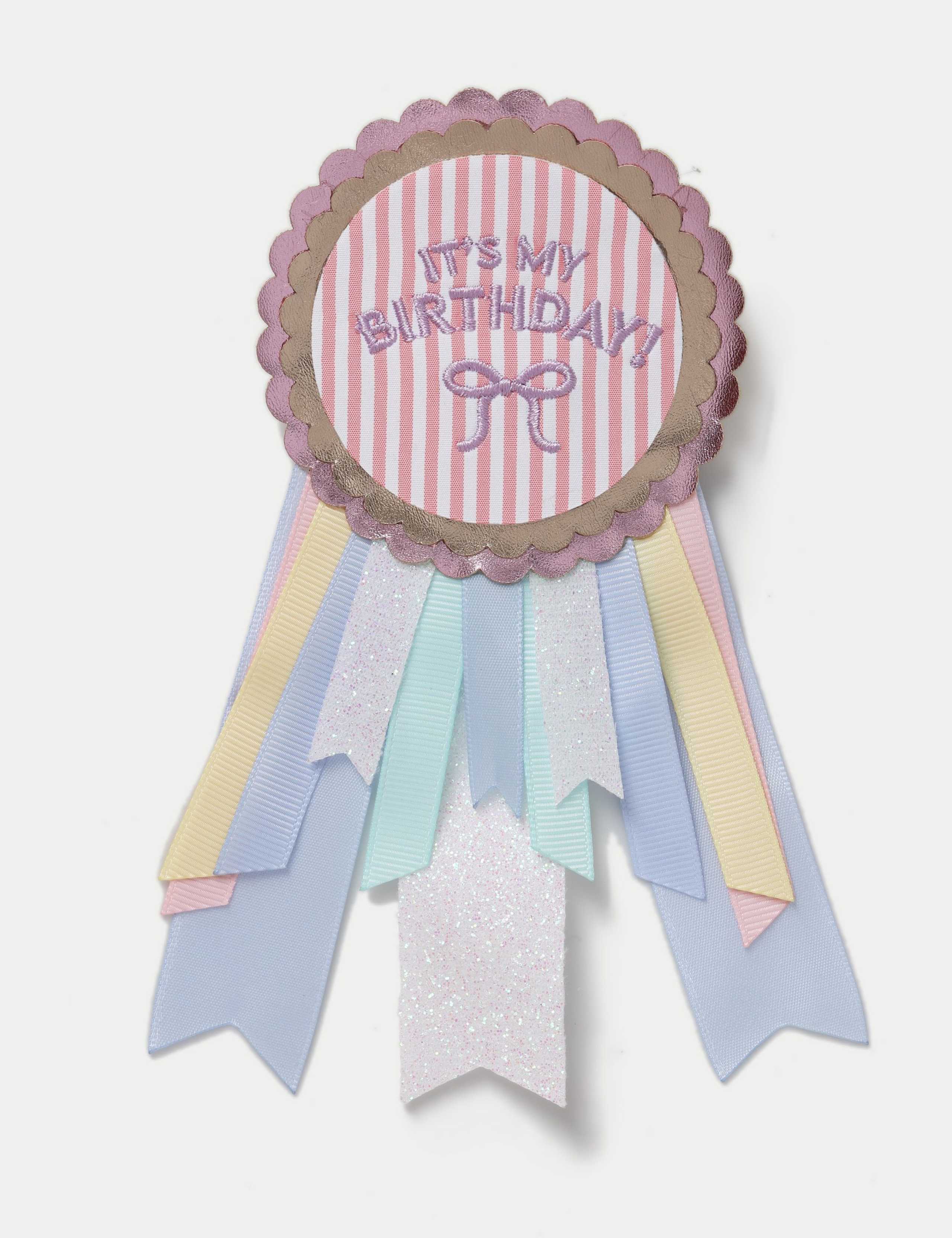 Birthday Scalloped Edge Badge