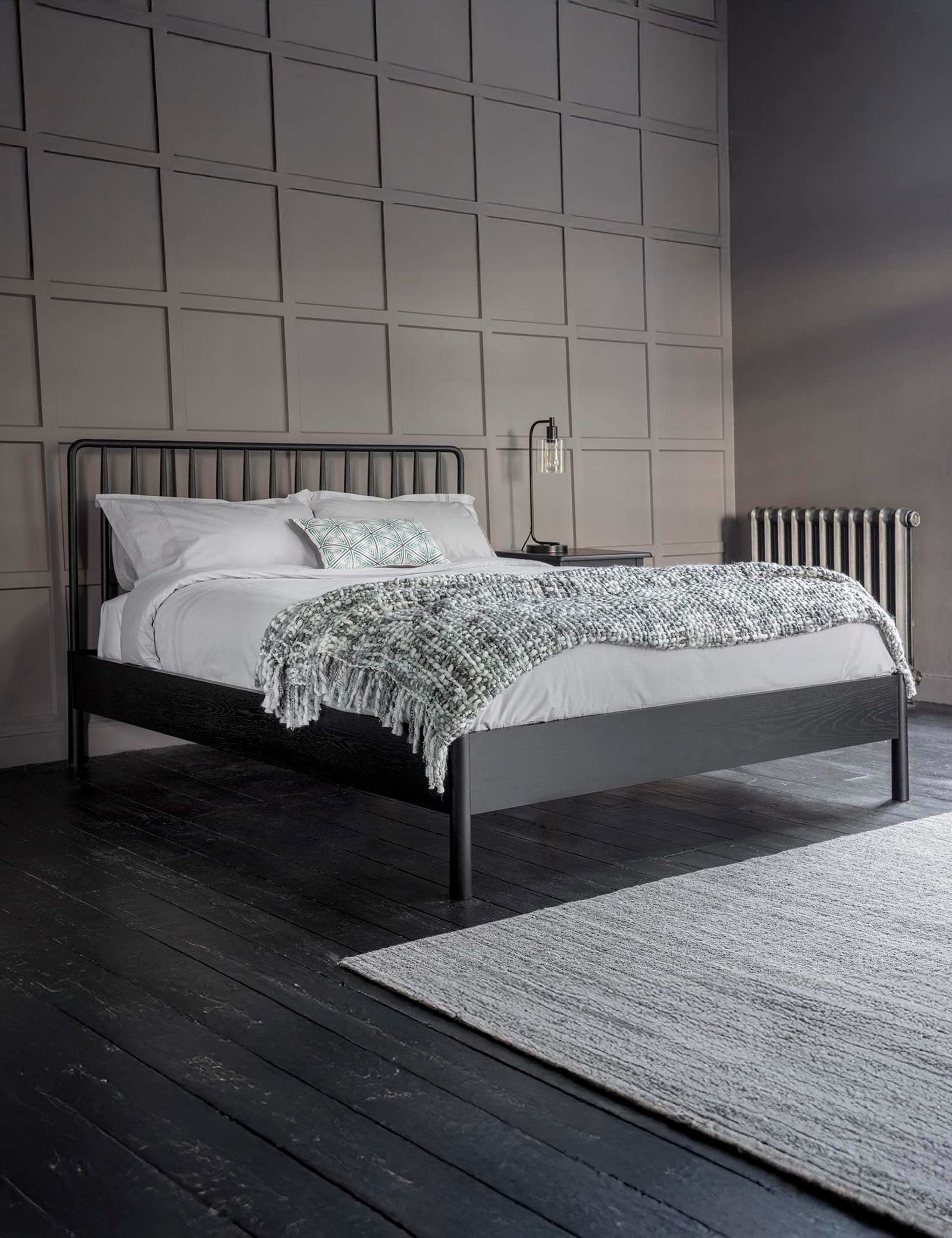 Wycombe Spindle Bed