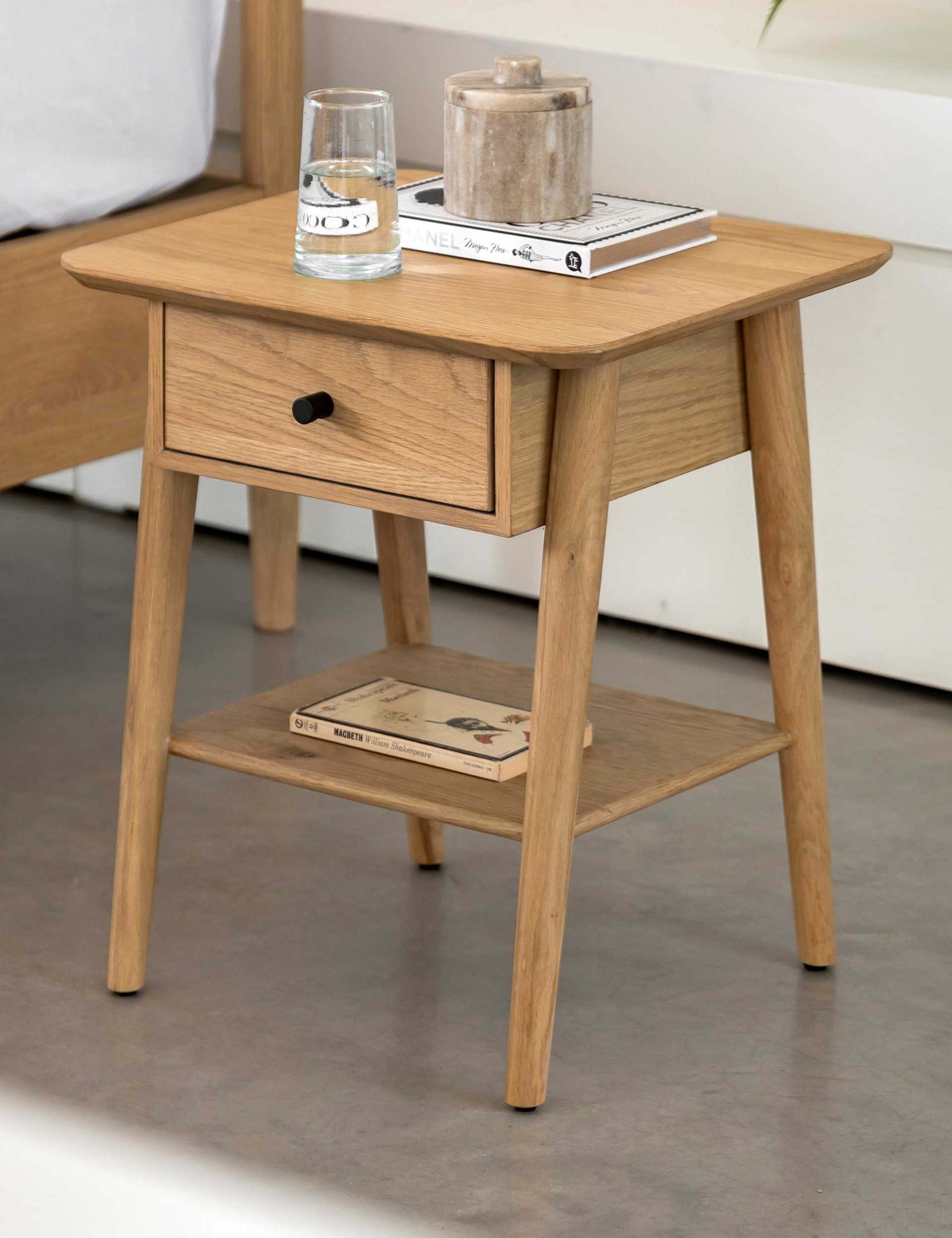 Hatfield Oak 1 Drawer Bedside Table