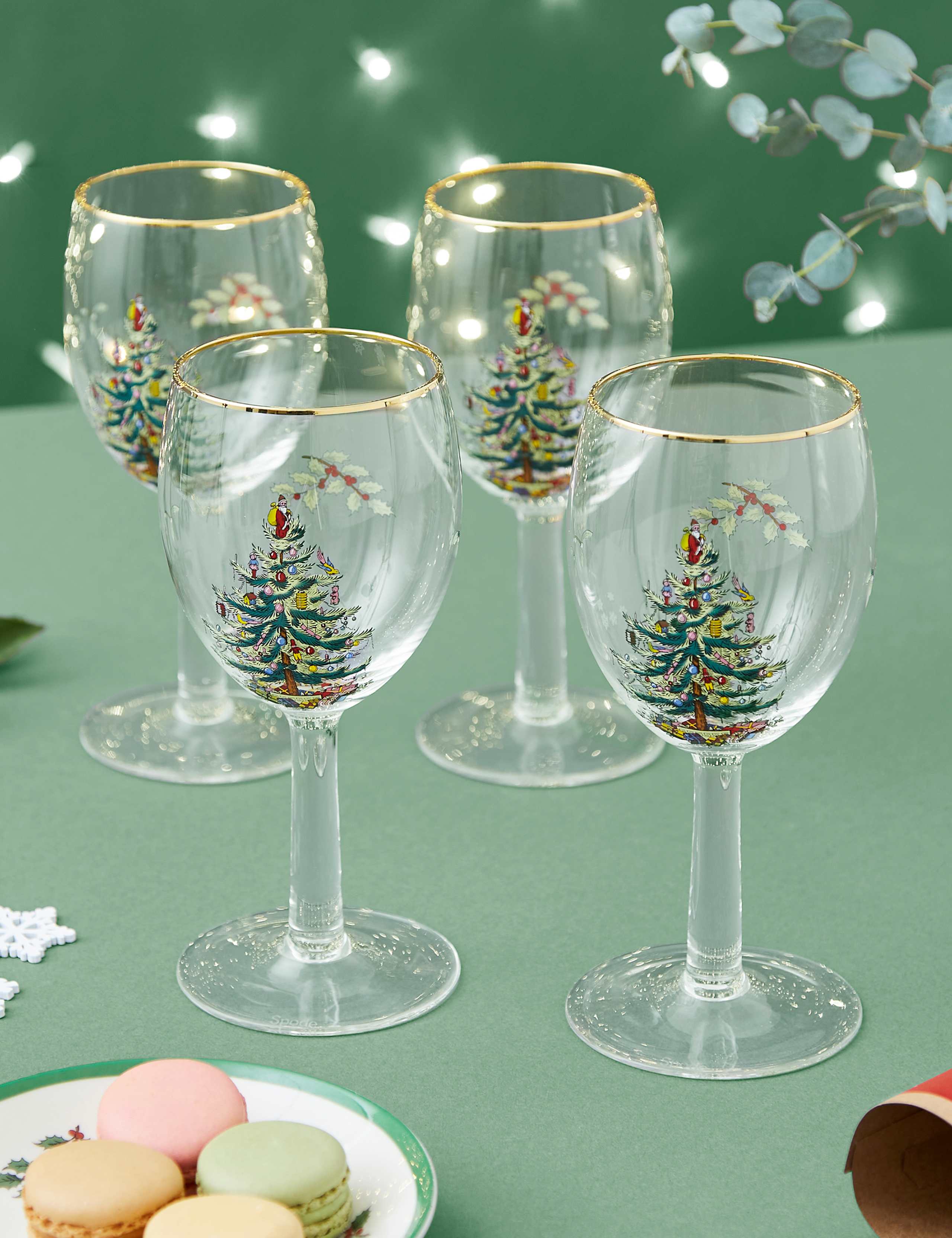 Set of 4 Christmas Tree Wine Glasses