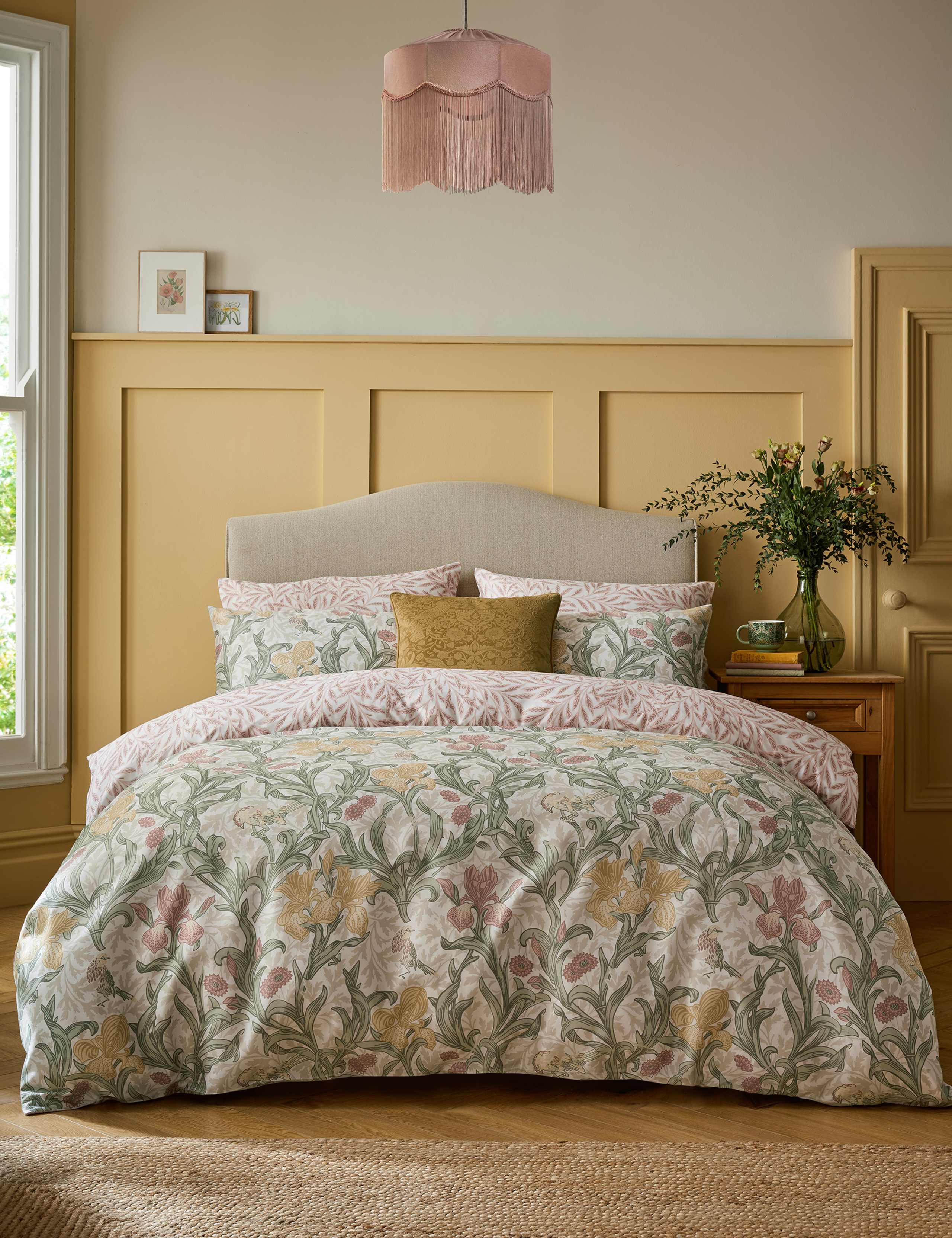 Sateen Iris Bedding Set