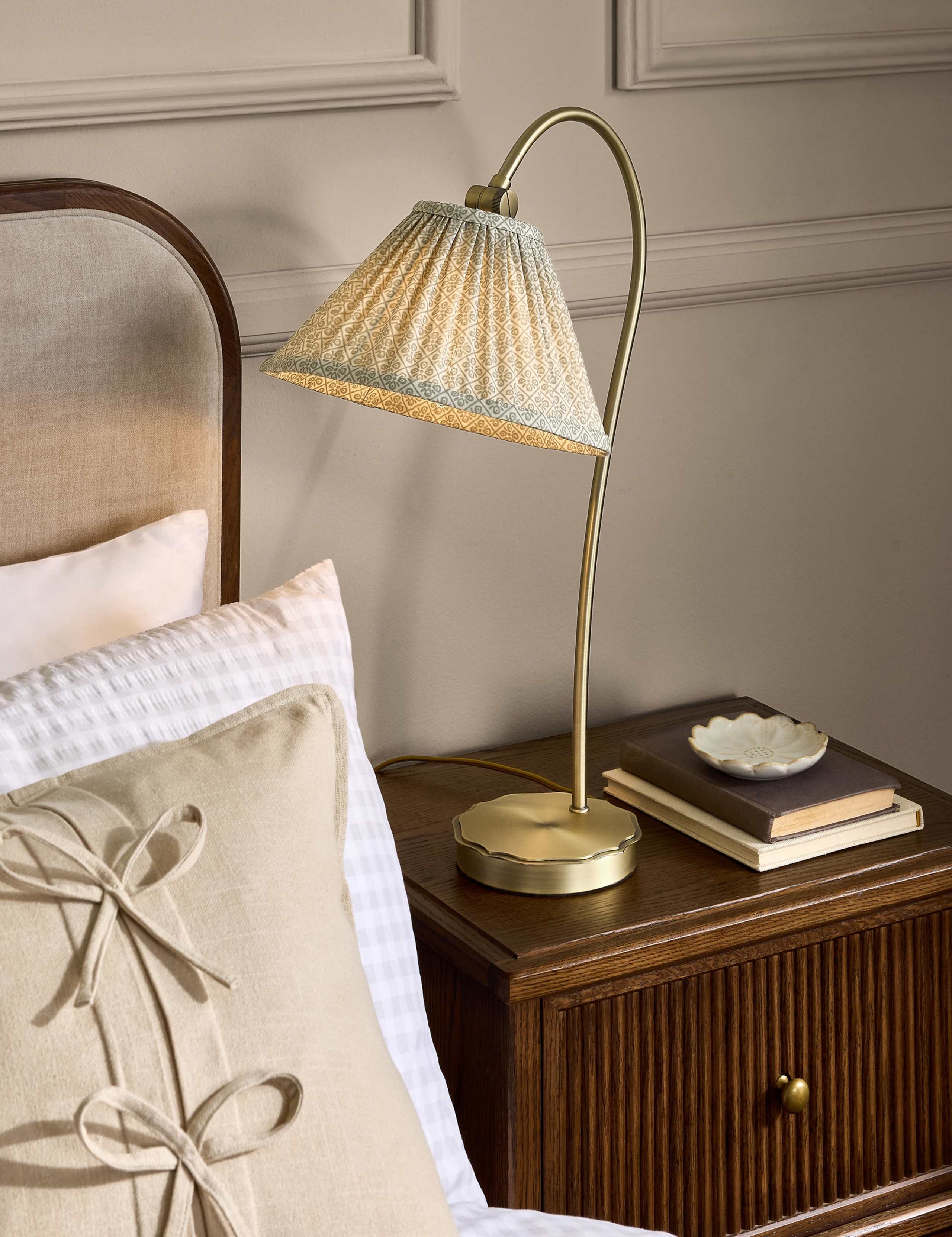 Willowbrook Table Lamp