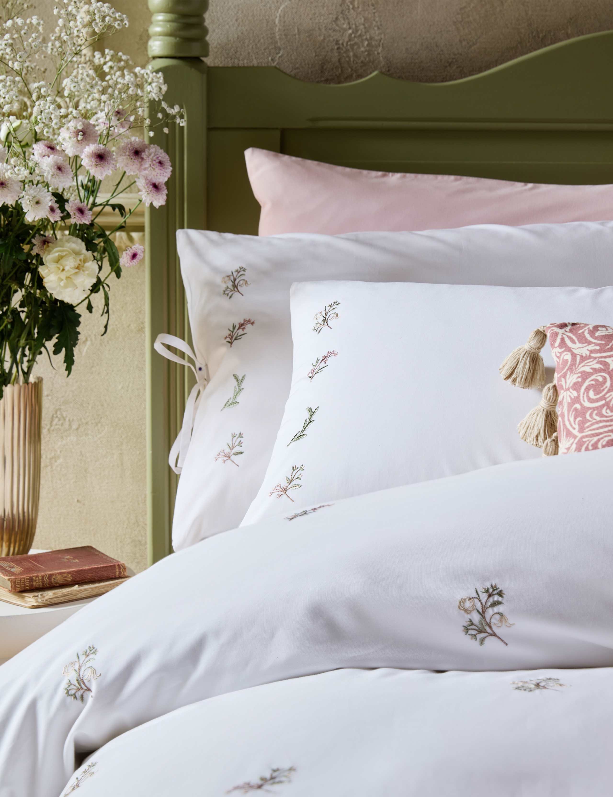 2 Pack Victoria Sprigs Pillowcases