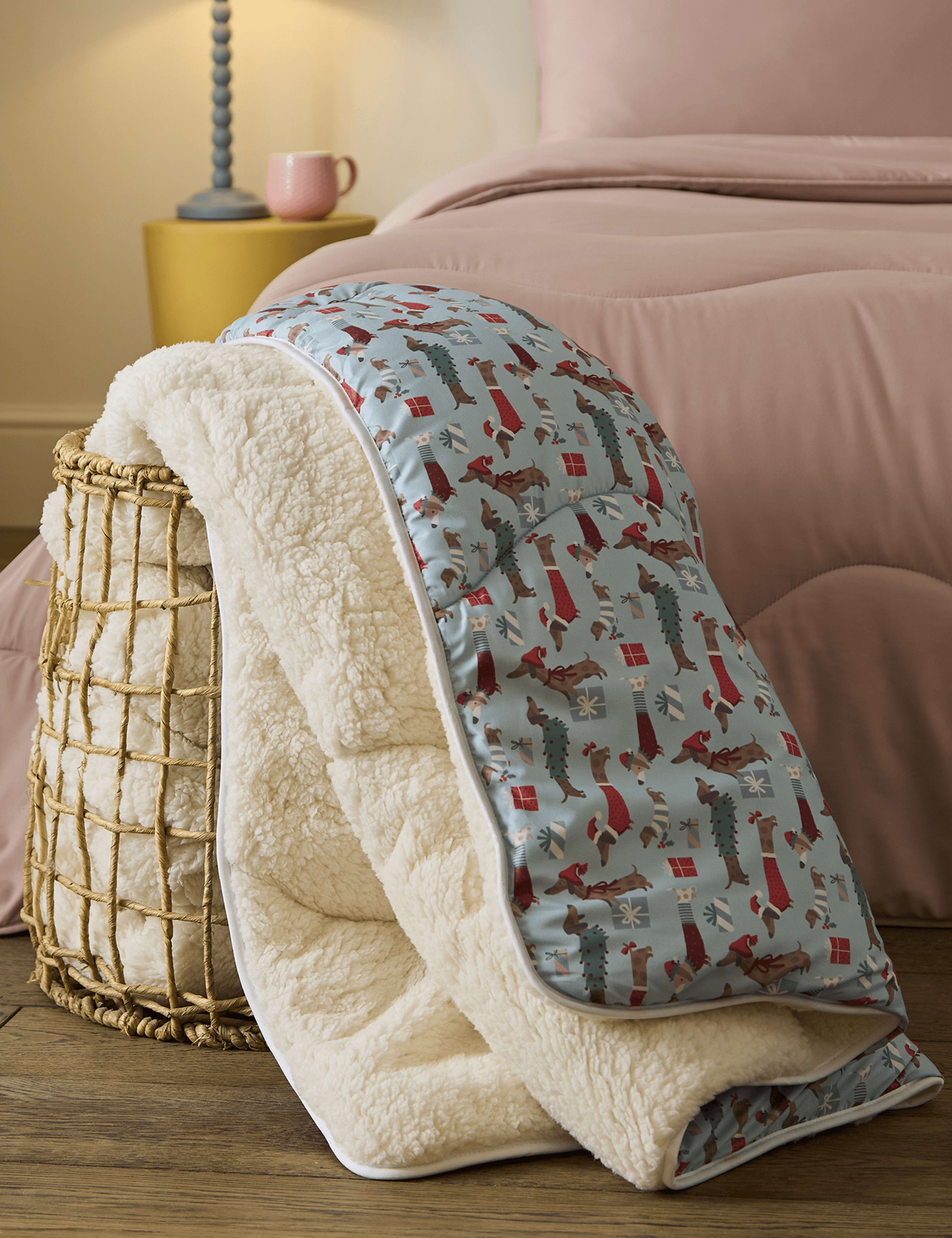 Festive Dogs Sherpa Fleece 9 Tog Throw