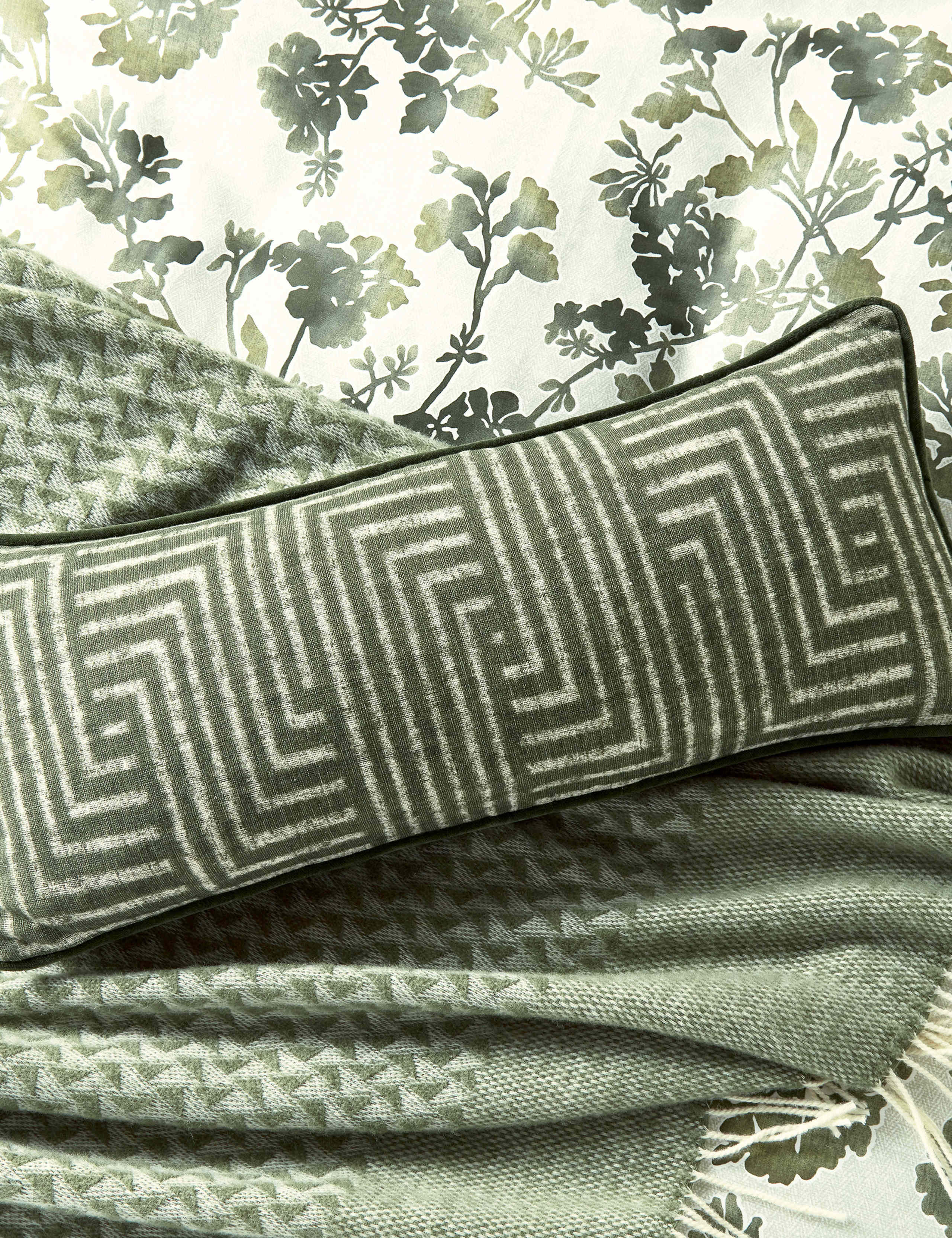 Pure Wool Yoko Geometric Throw