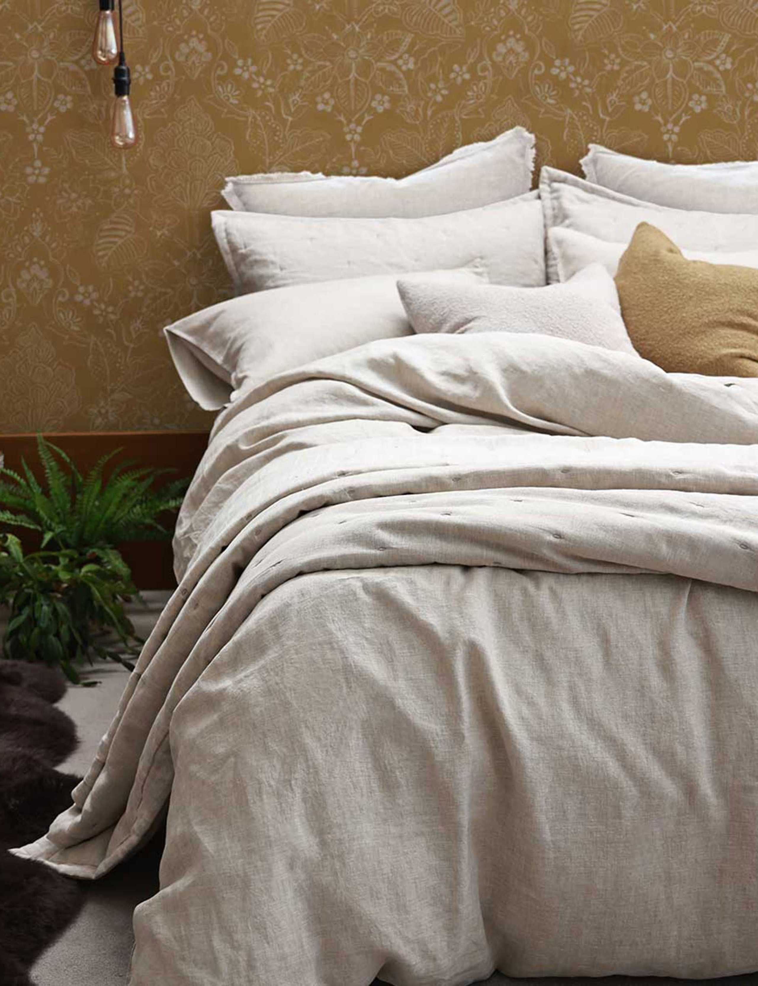 Laundered Pure Linen Pintuck Bedding Set