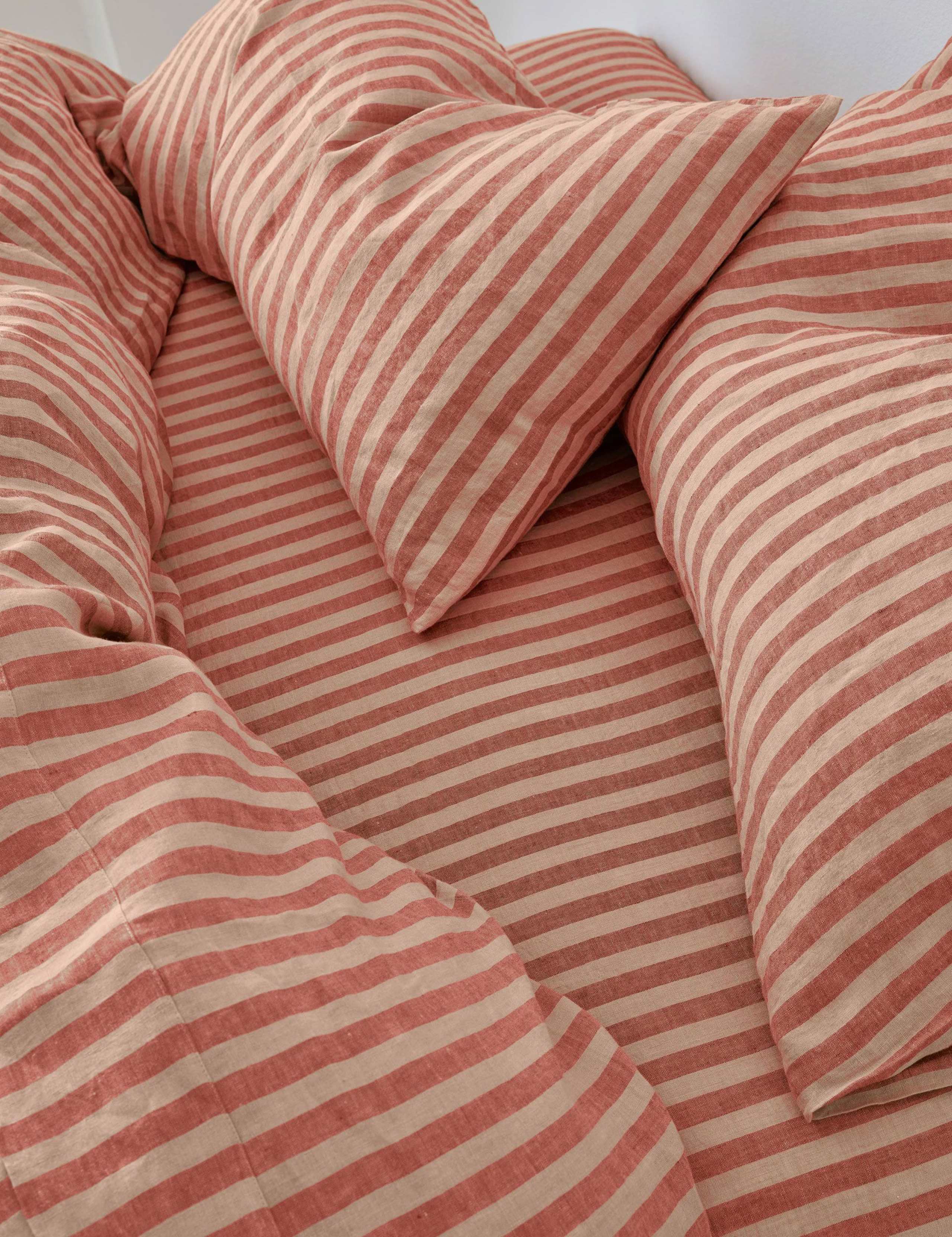 Linen Rich Pembroke Stripe Fitted Sheet