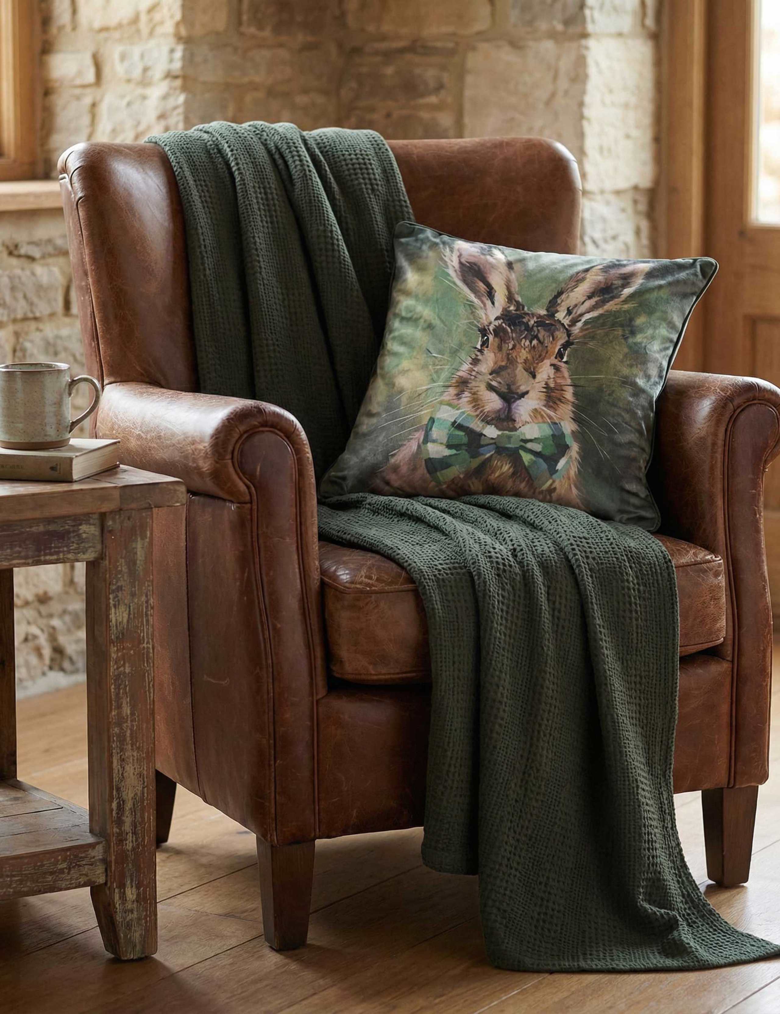 Hare Tie Cushion