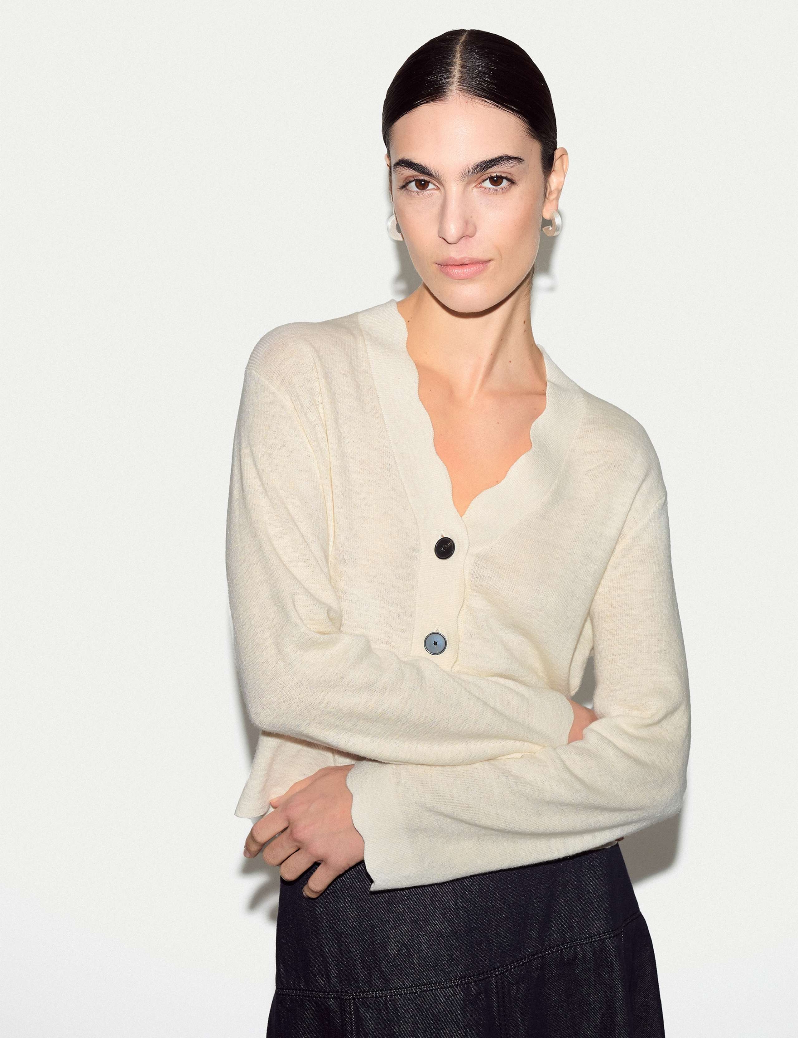 Linen Rich V-Neck Scallop Detail Cardigan