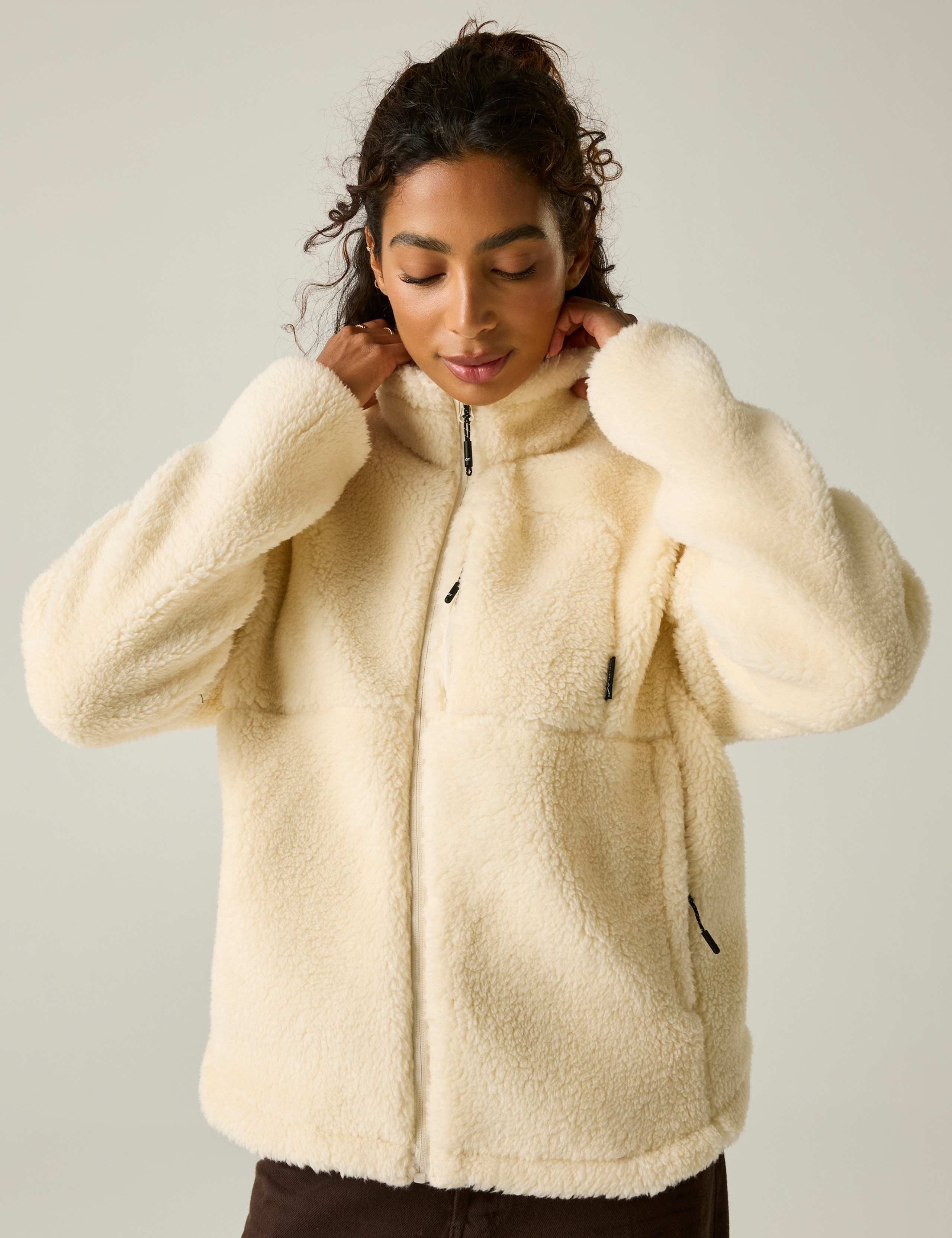 Roswind Funnel Neck Fleece Top