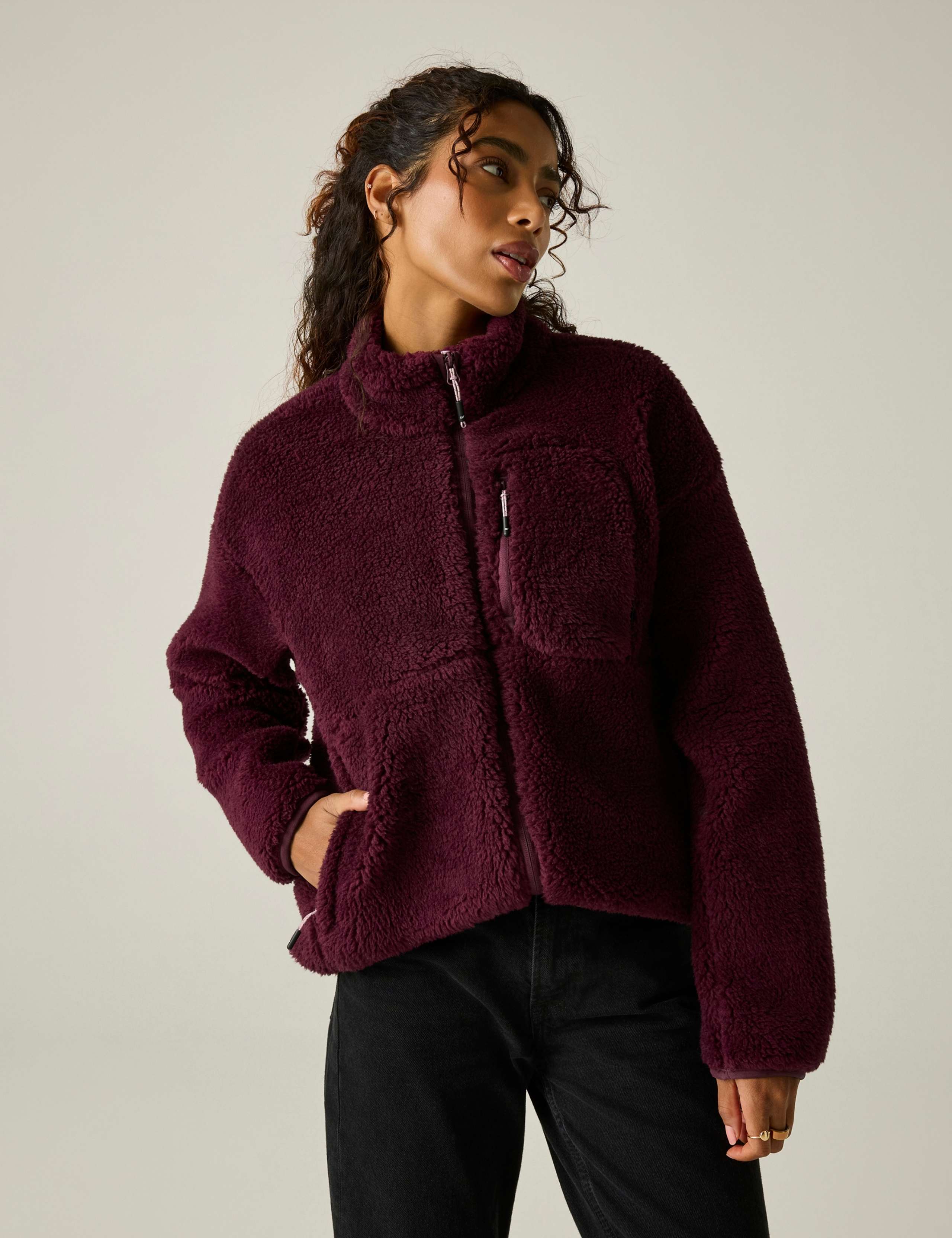 Roswind Funnel Neck Fleece Top