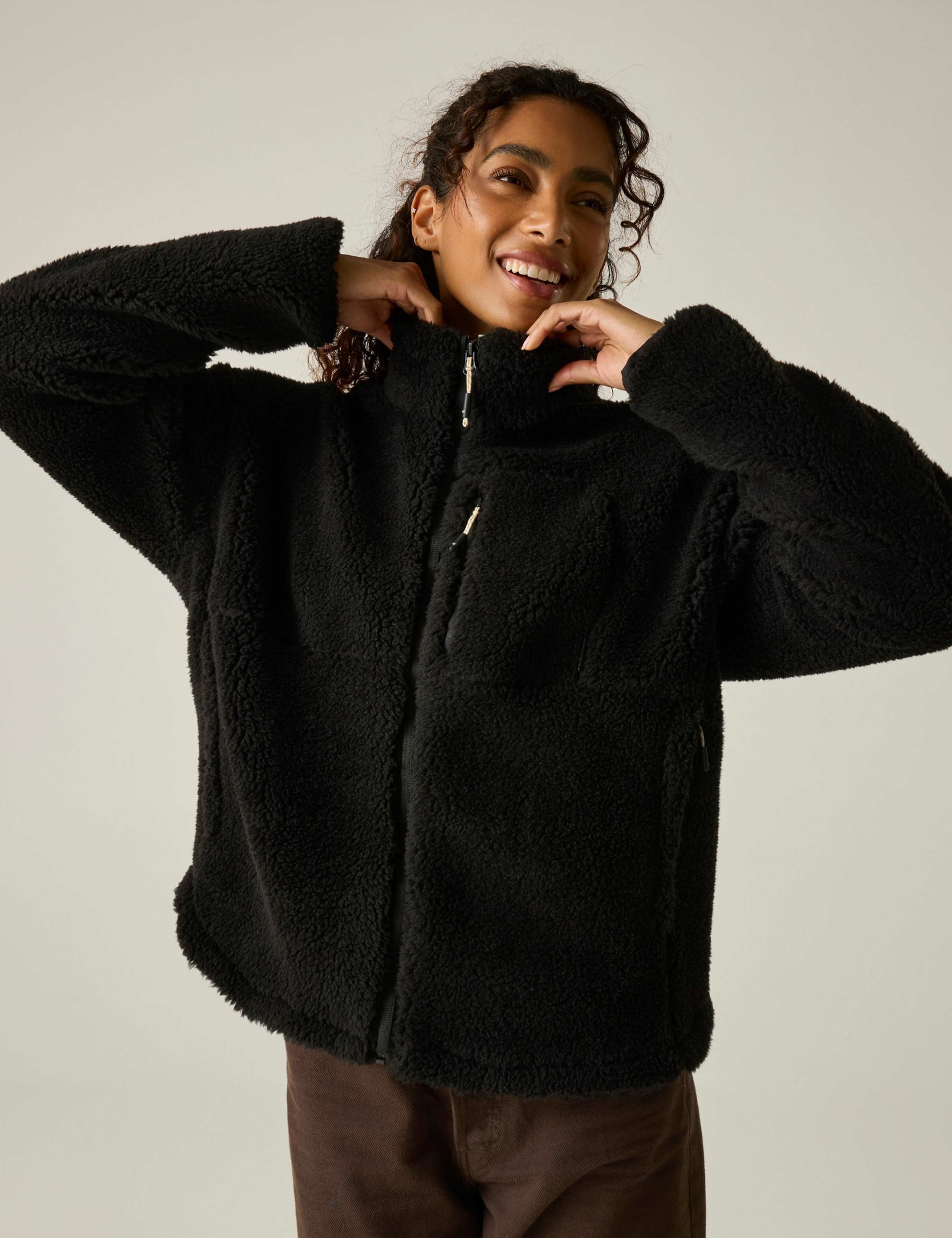 Roswind Funnel Neck Fleece Top