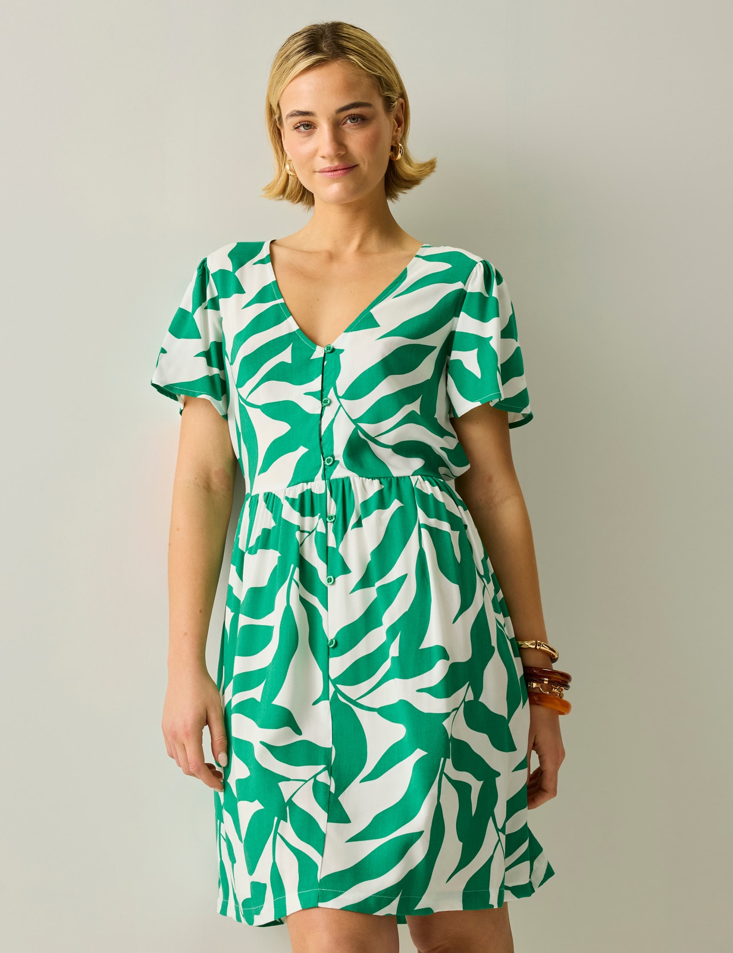 Tarida Floral V-Neck Knee Length Beach Dress