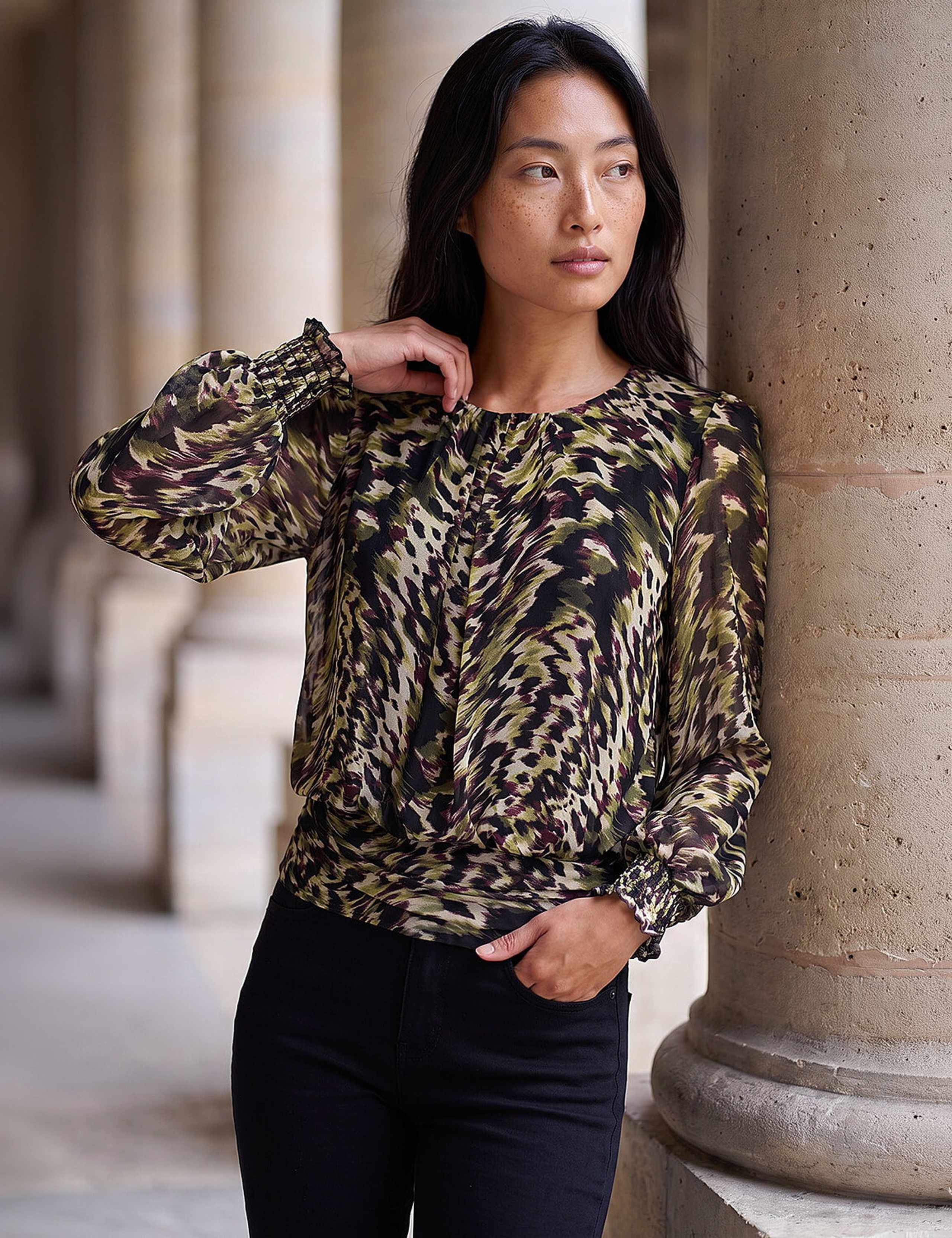 Petite Mesh Printed Blouson Sleeve Top