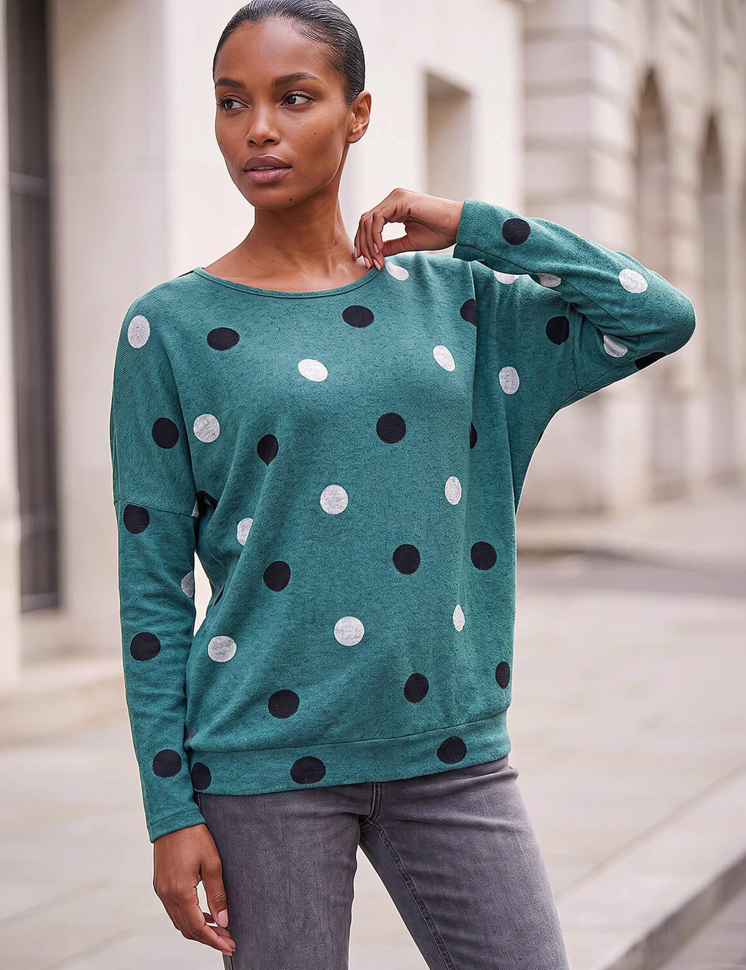 Spot Print Crew Neck Top