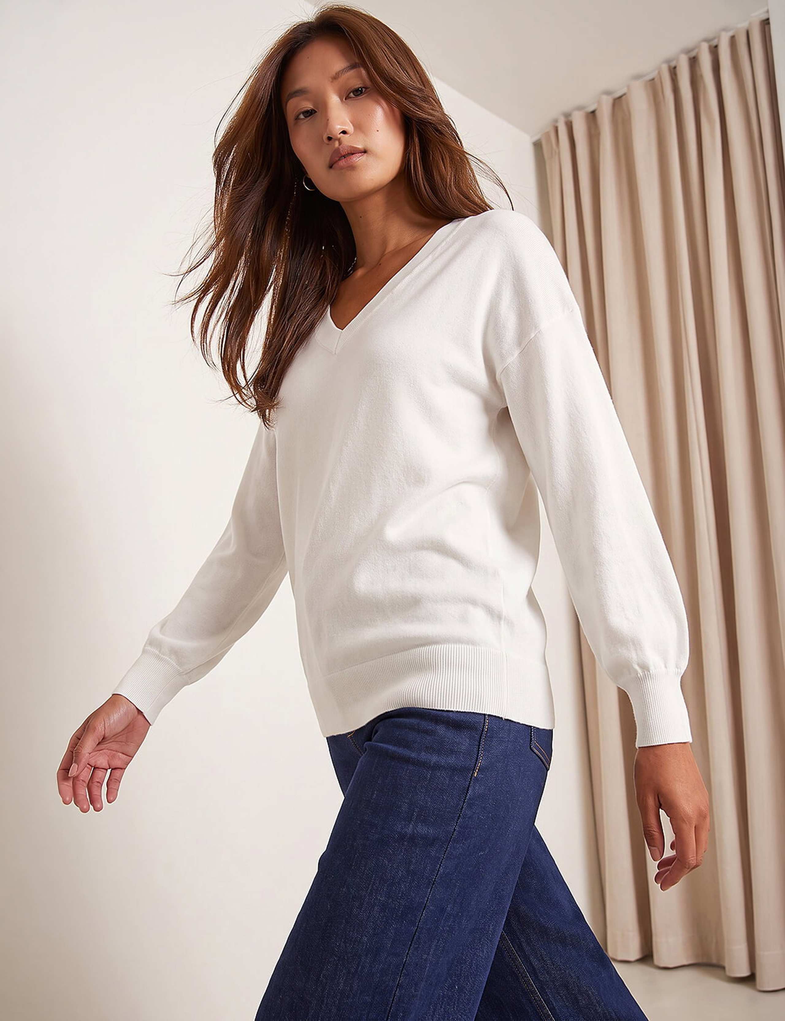V-Neck Jumper