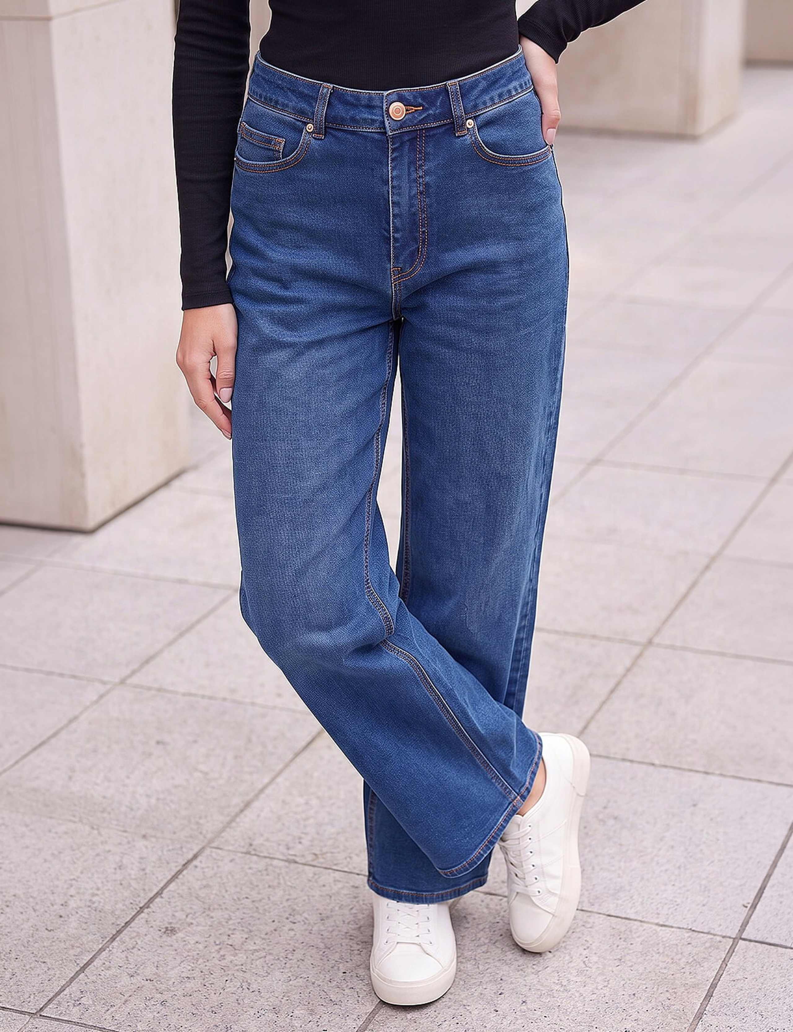 Petite Mid Rise Wide Leg Jeans