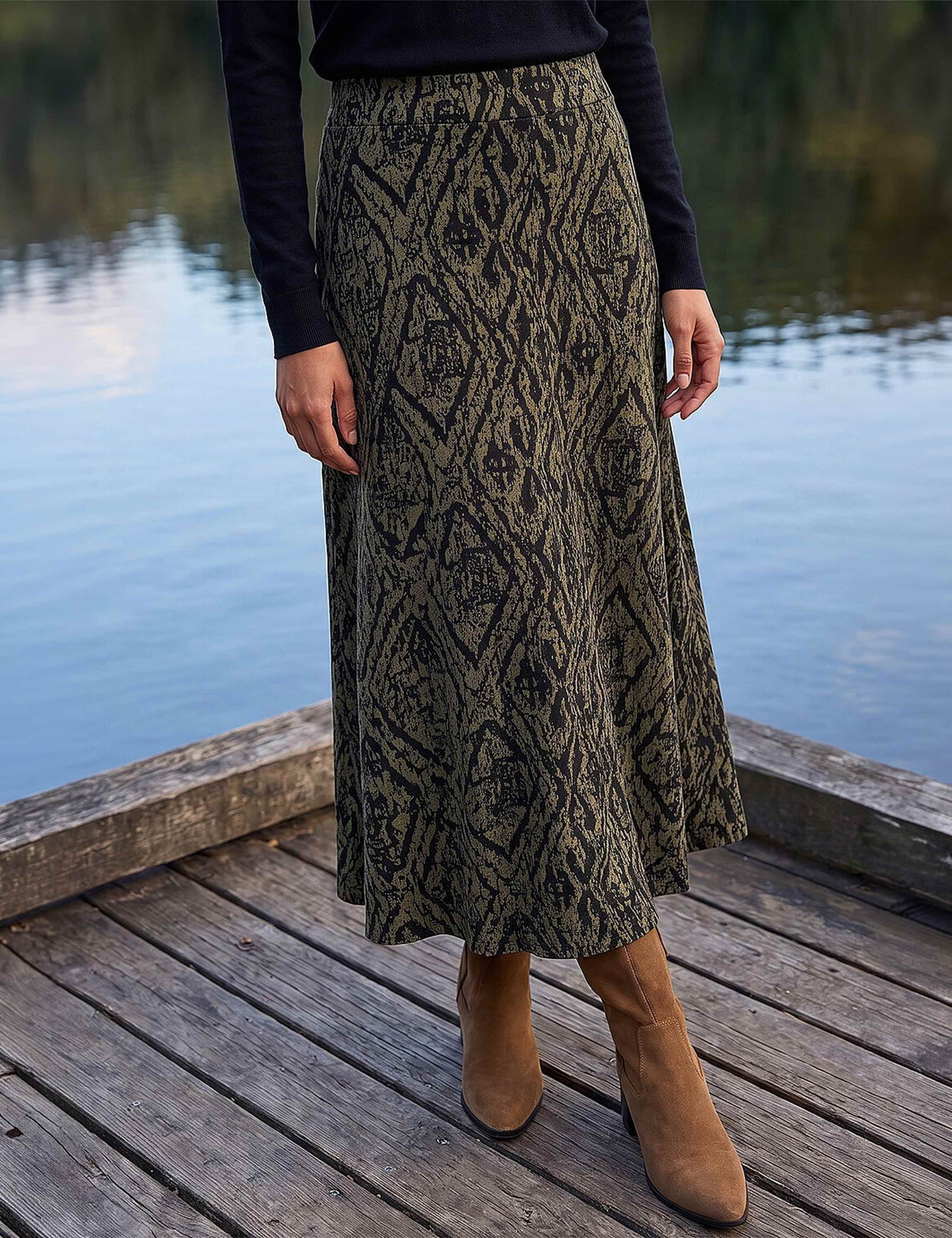 Abstract Diamond Print Midi Skirt