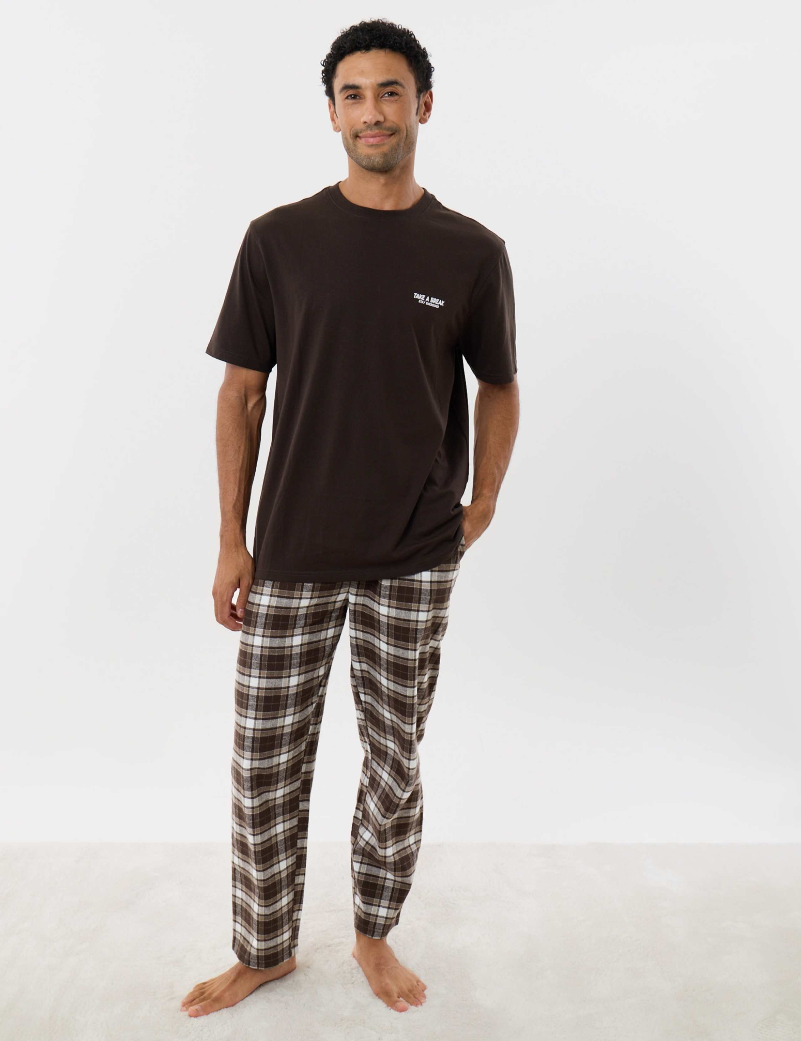 Graphic Print Checked Pyjama Set