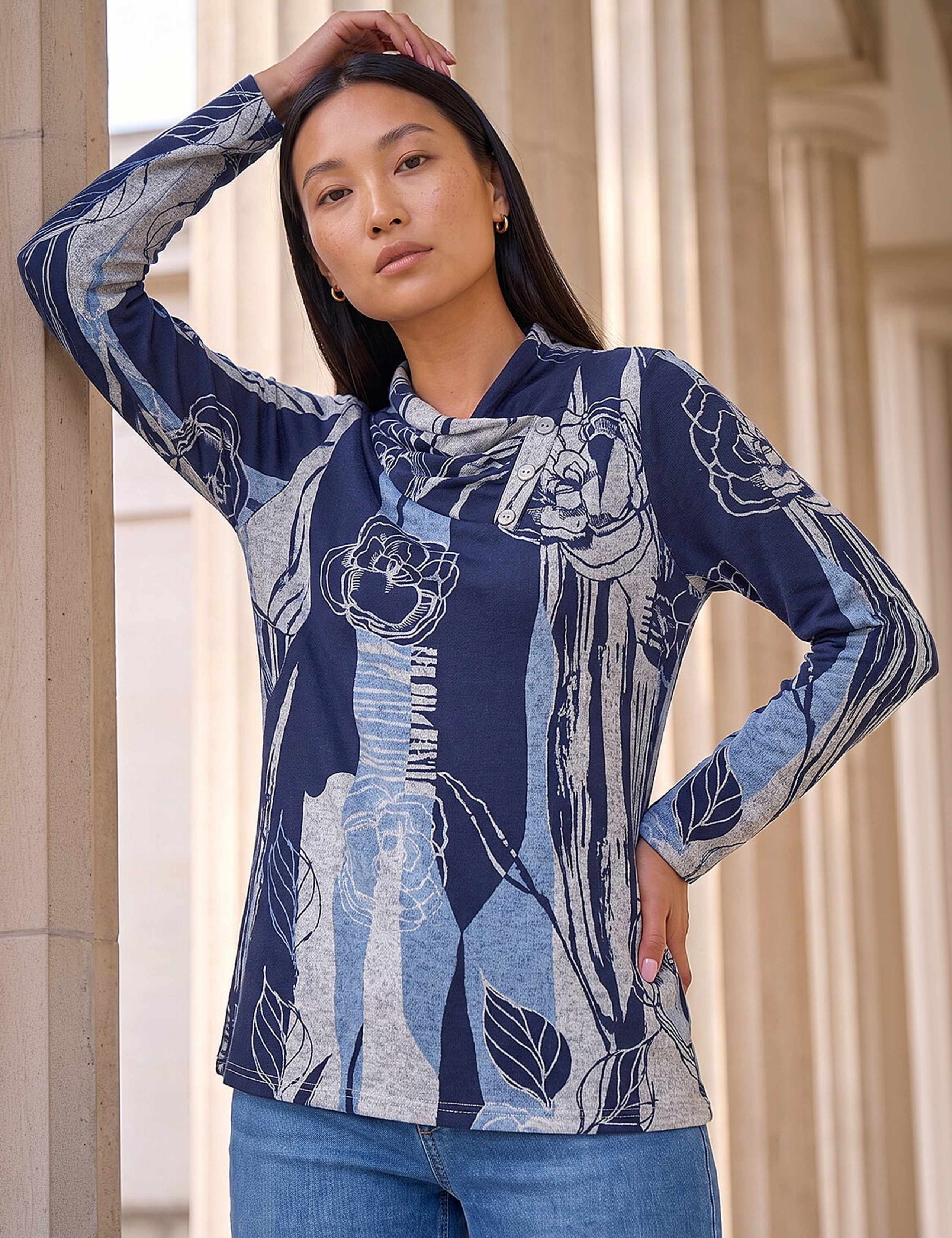 Abstract Print Collared Button Top