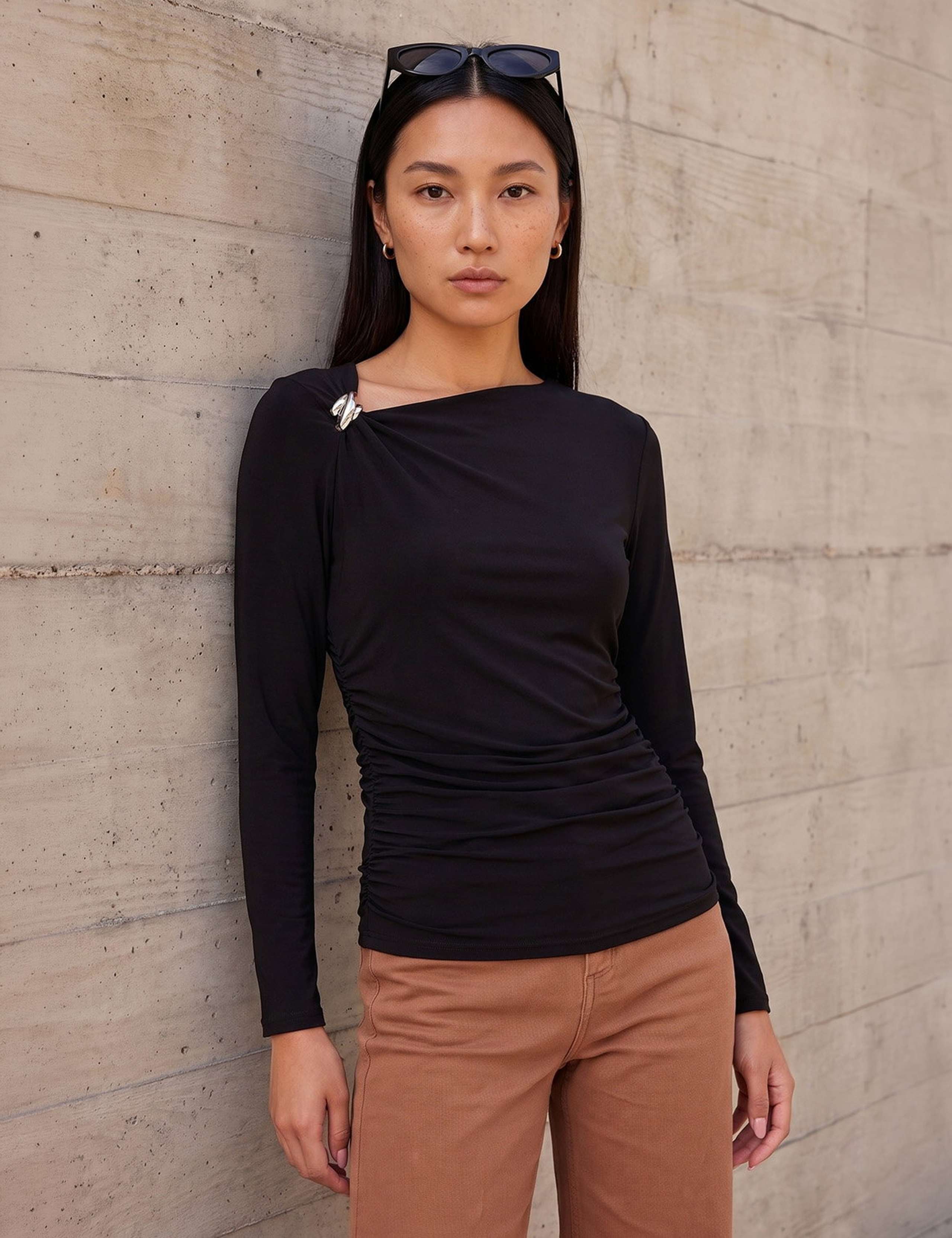 Trim Detail Top