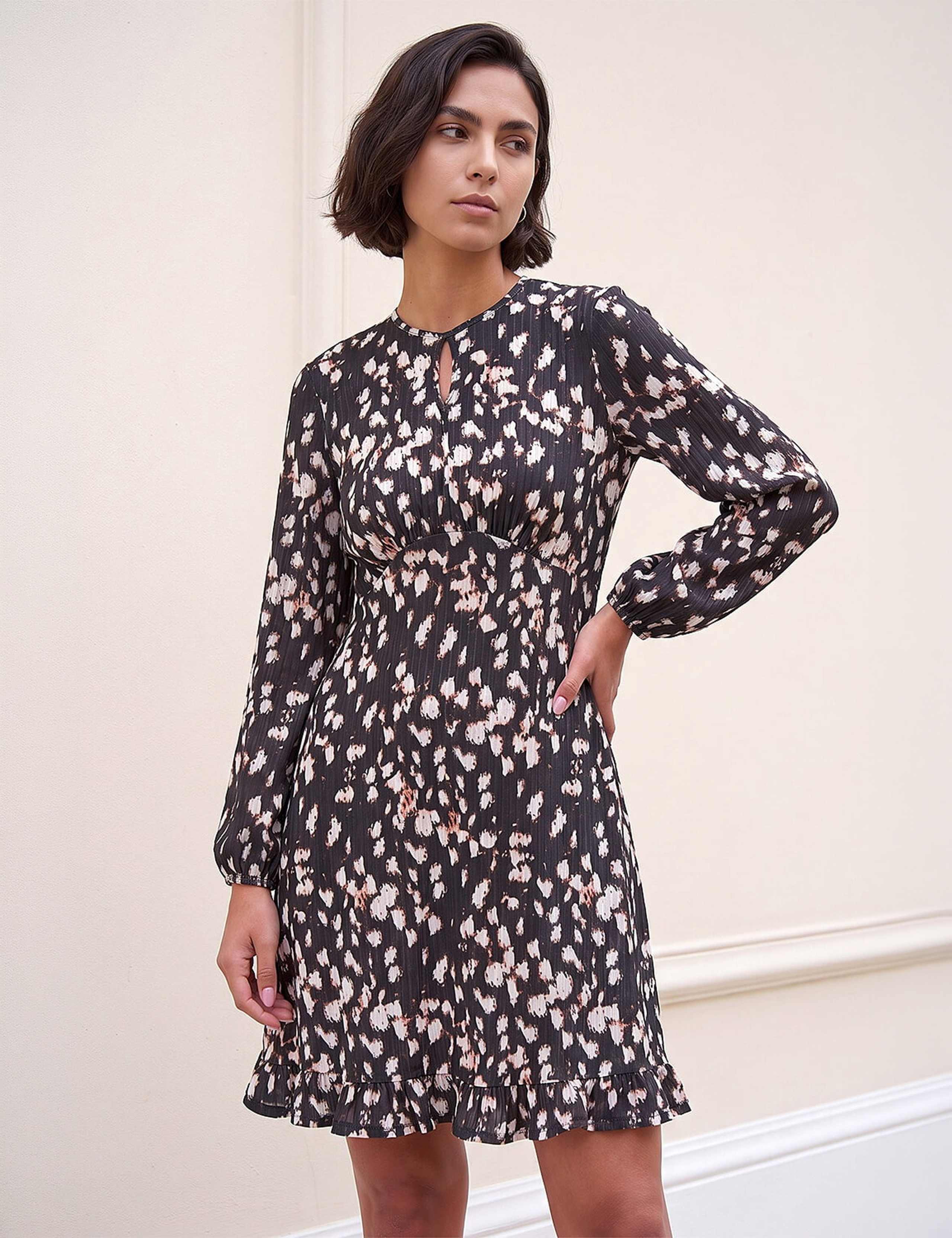 Ribbed Keyhole Frill Dress