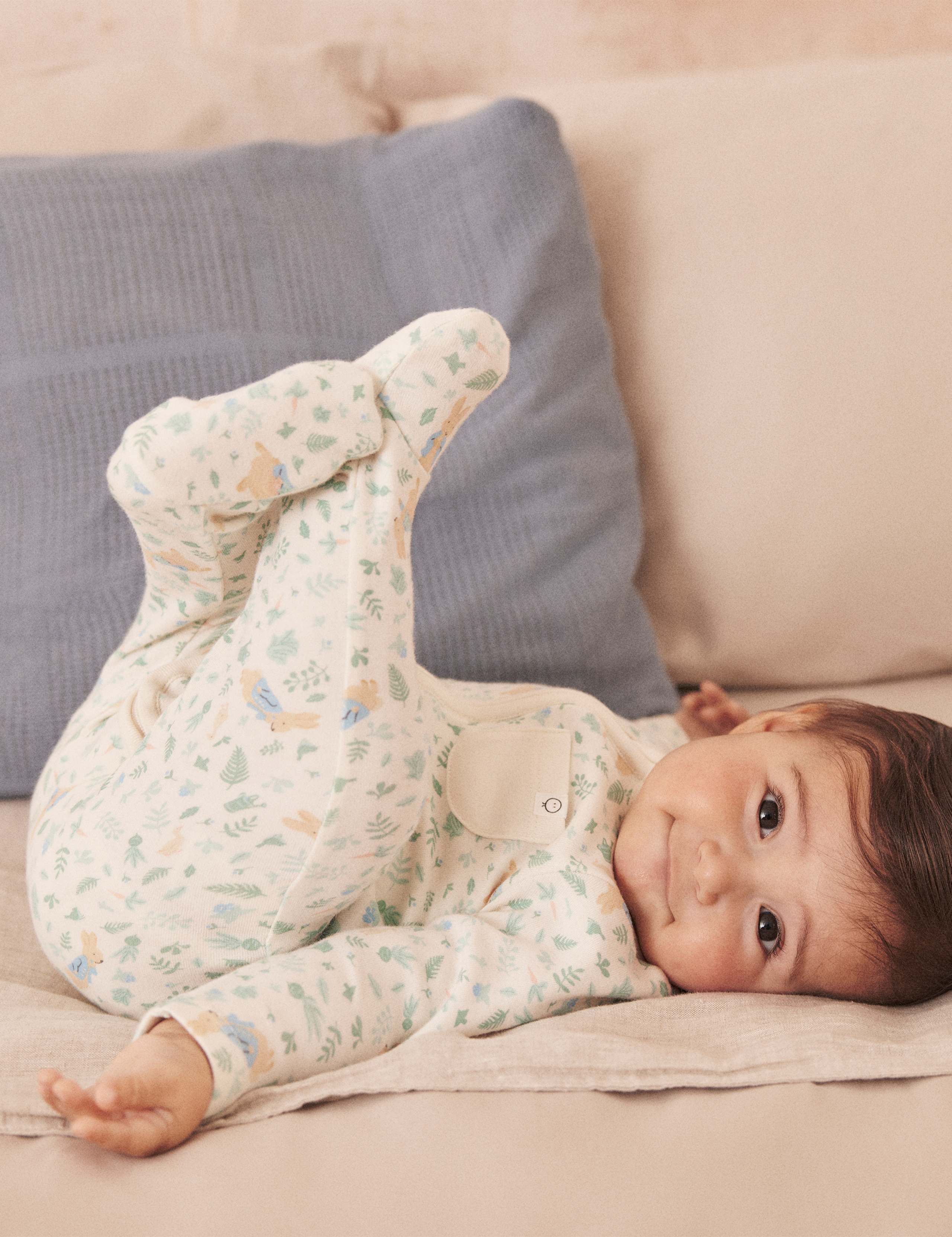 Cotton Blend Peter Rabbit™ Sleepsuit (7lbs-24 Mths)