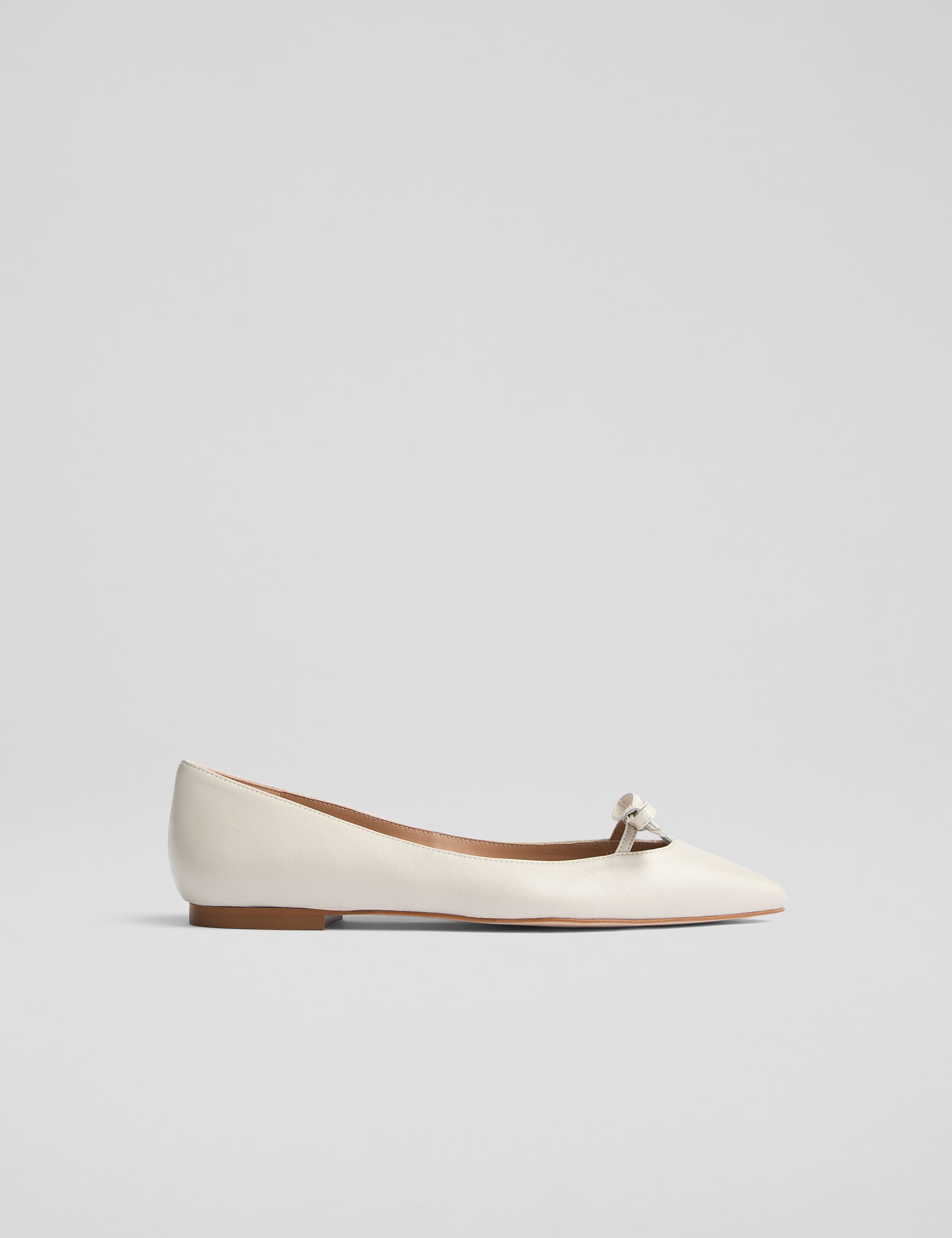 Leather Bow Flat Pointed Pumps