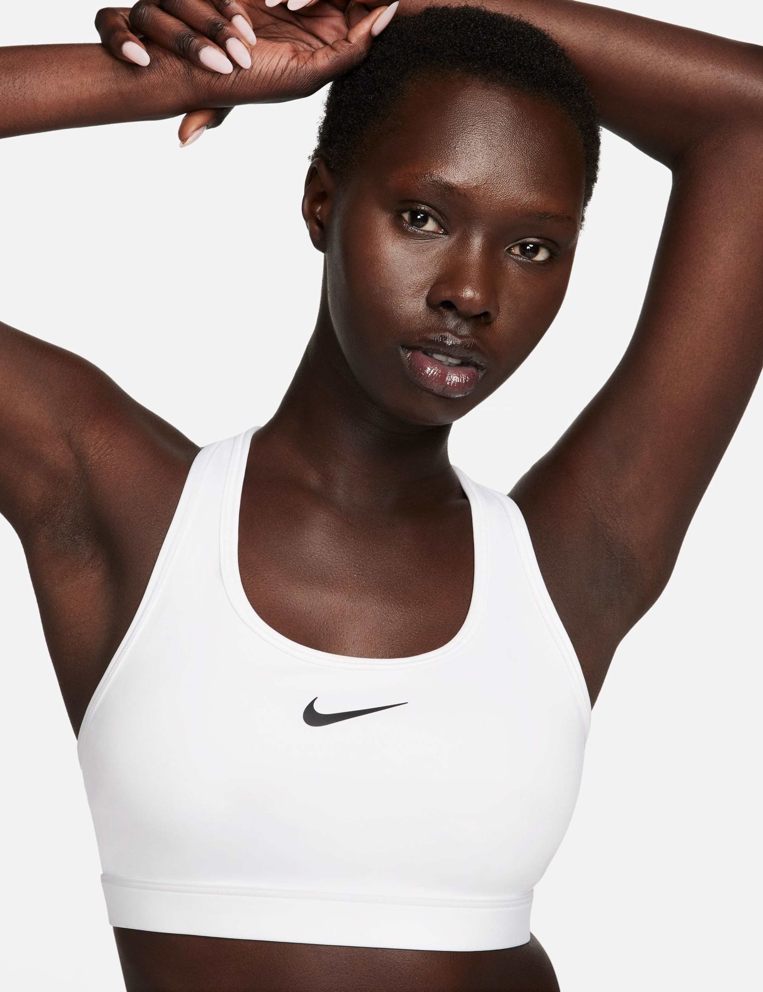 Swoosh Medium Support Sports Bra