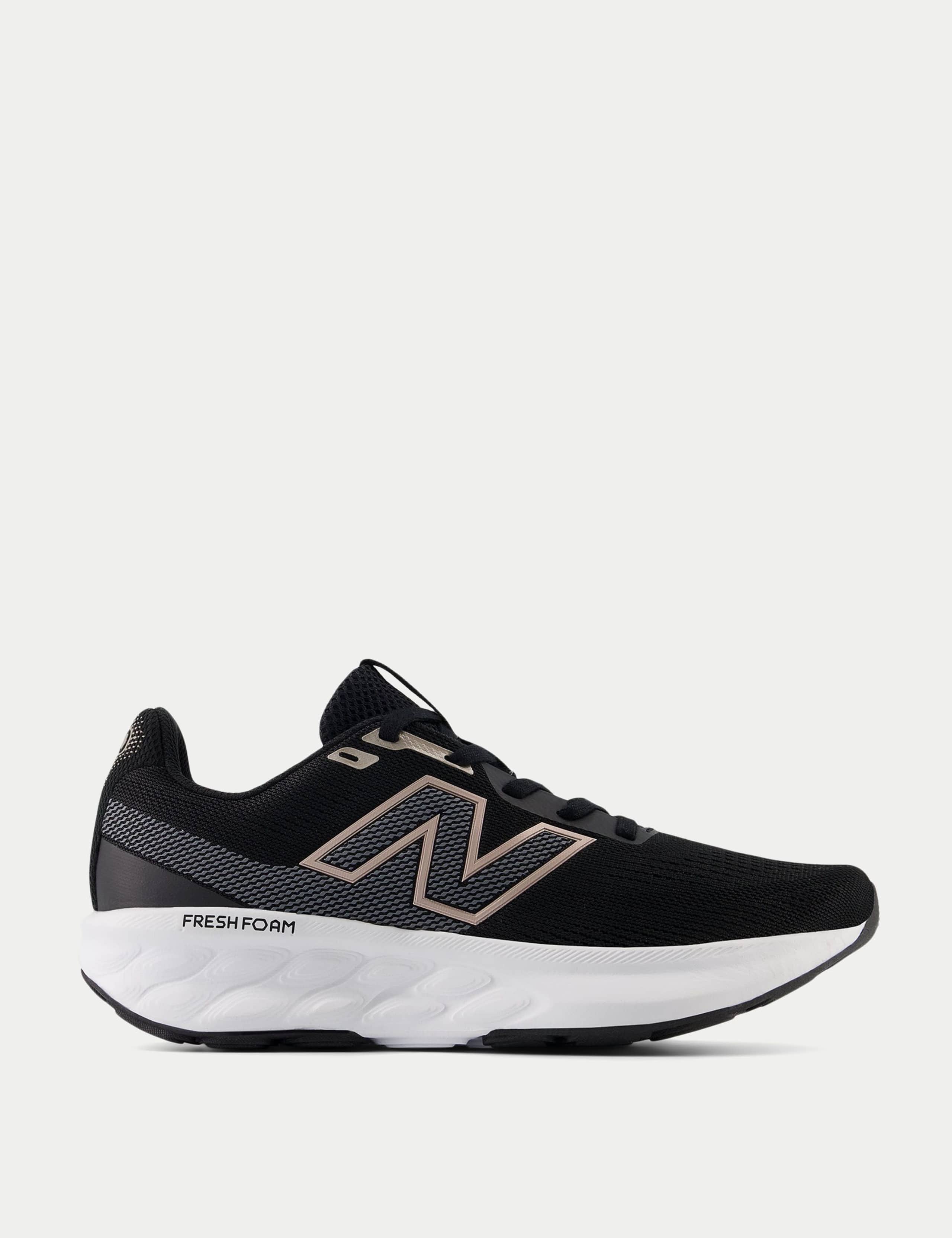 520v9 Running Trainers