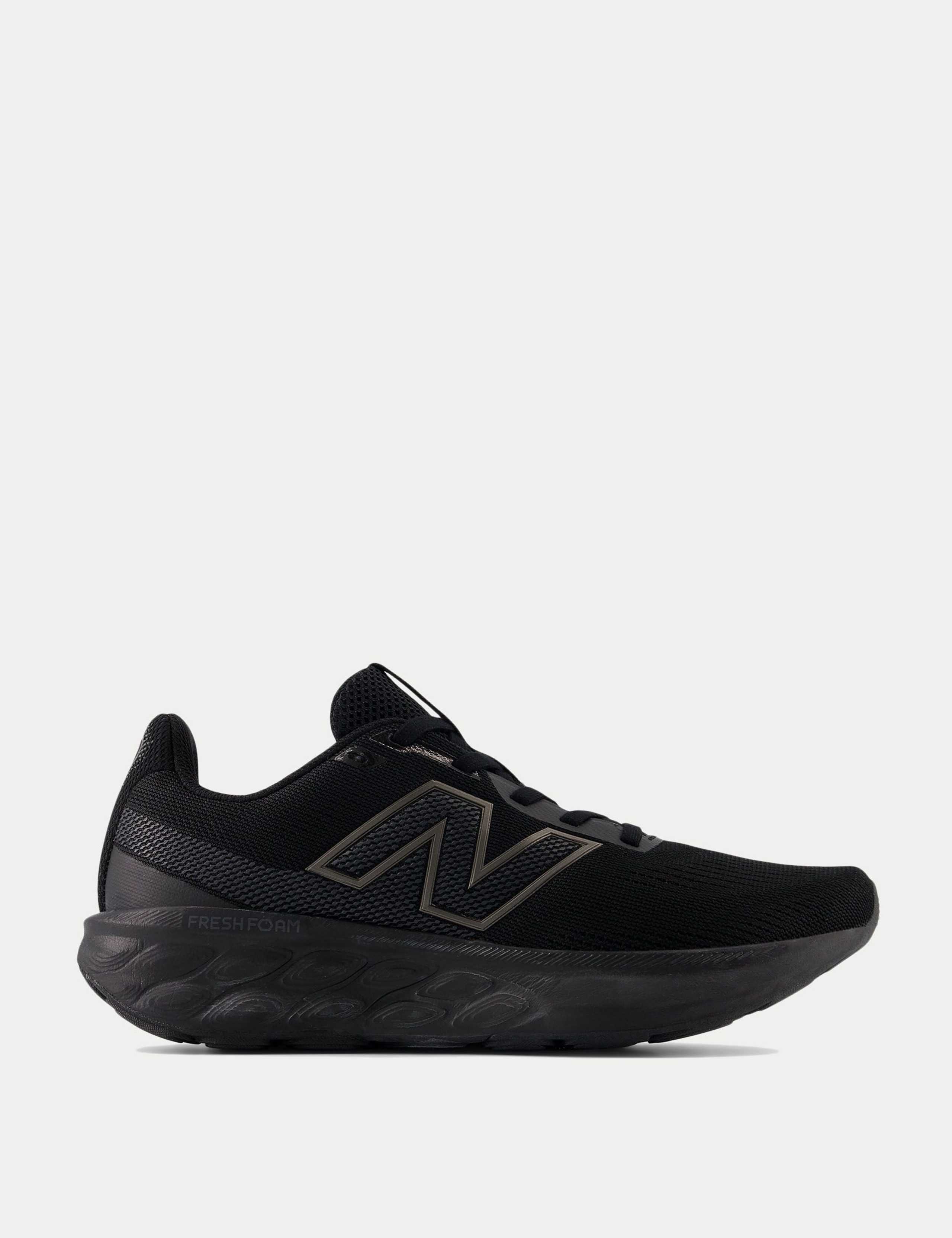 520v9 Running Trainers