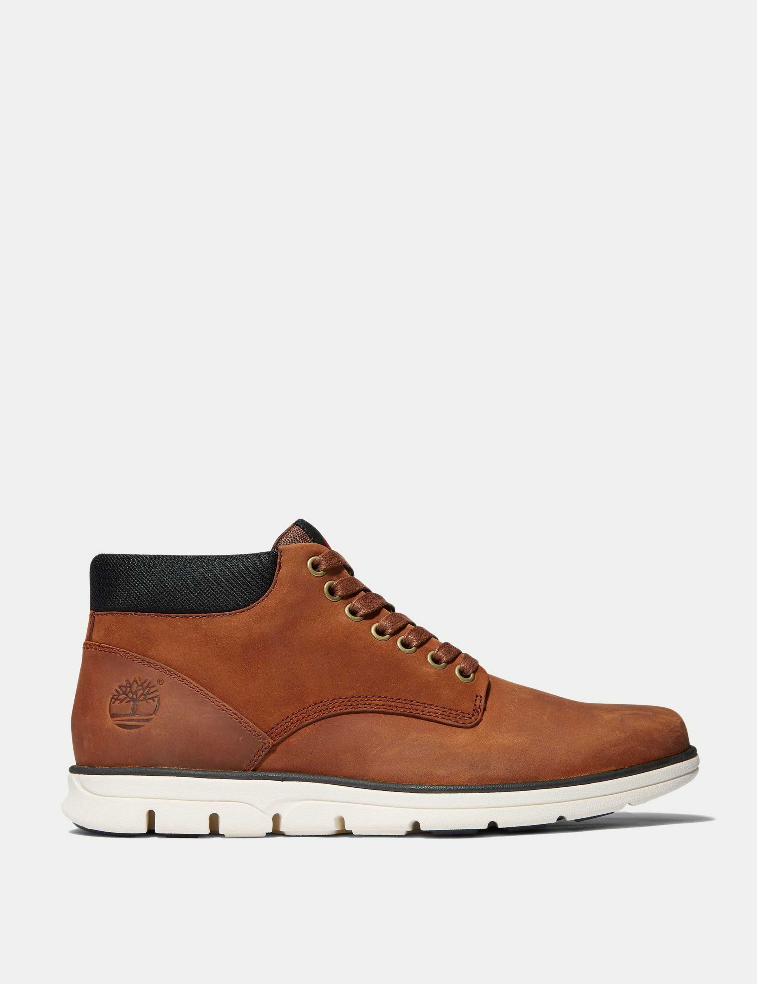 Bradstreet Chukka Leather Walking Boots