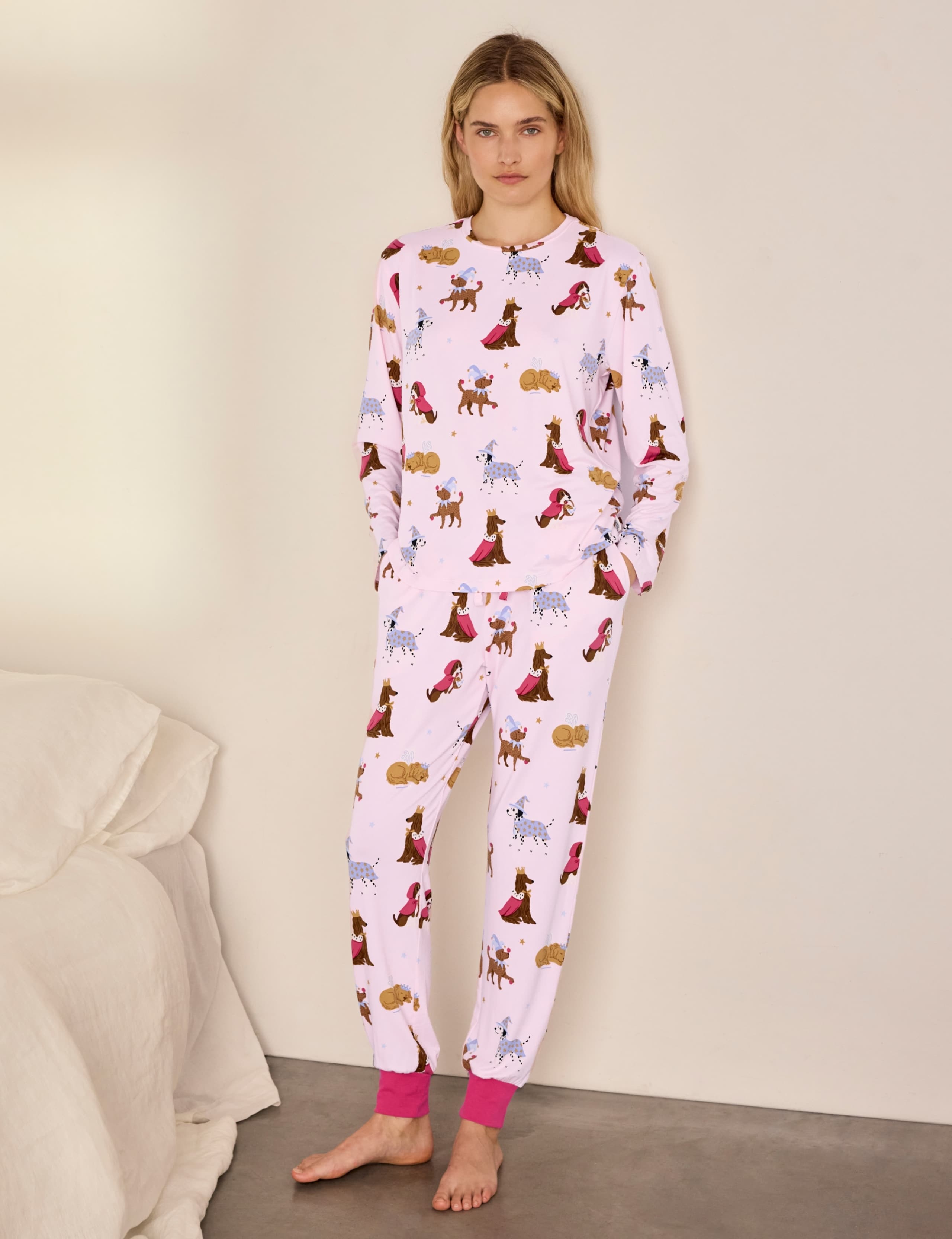 Jersey Fairy Tale Dogs Cuffed Pyjama Set