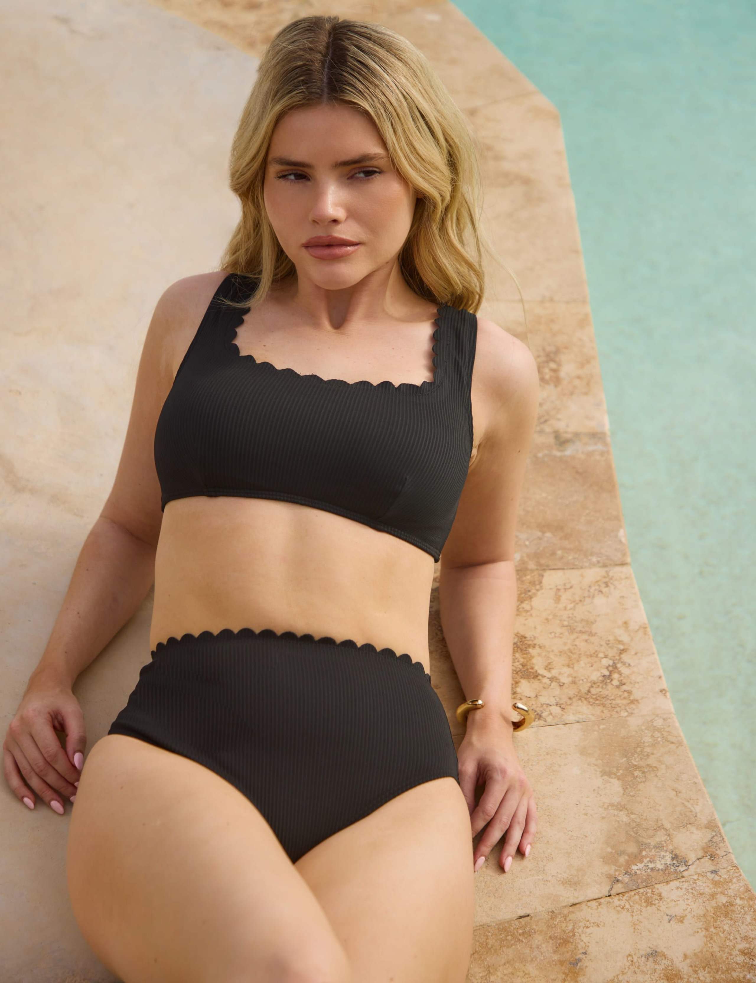 Padded Scallop Square Neck Bikini Top