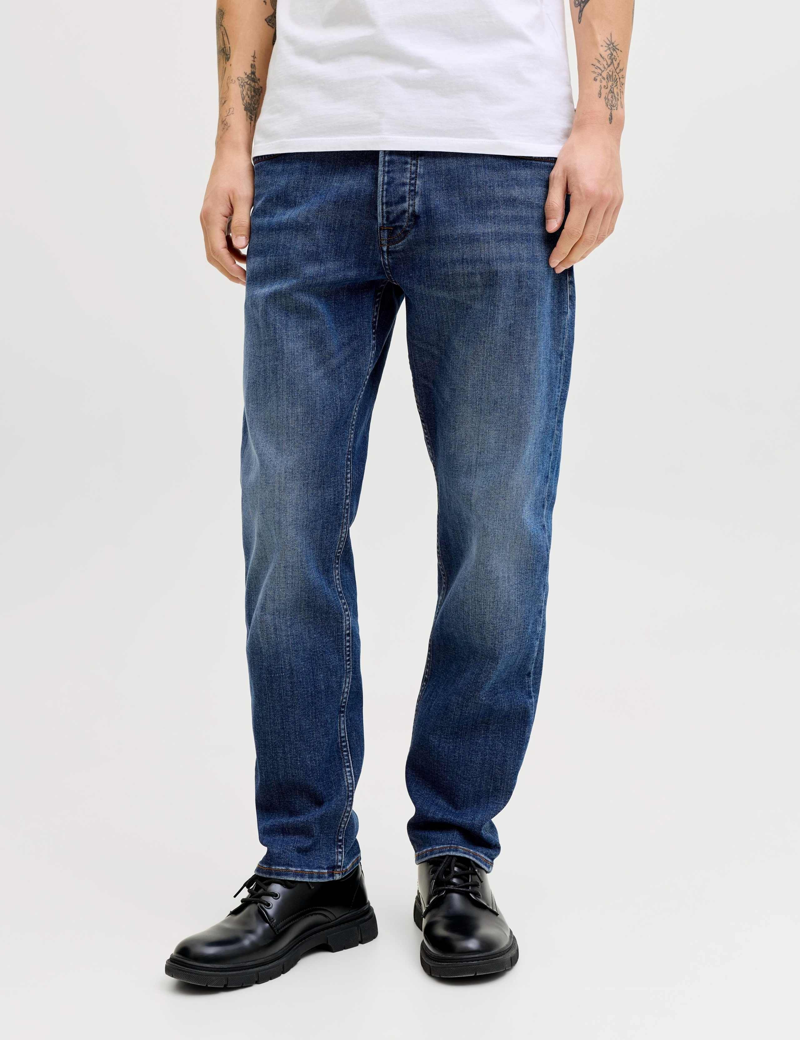 Tapered Fit 5 Pocket Stretch Jeans
