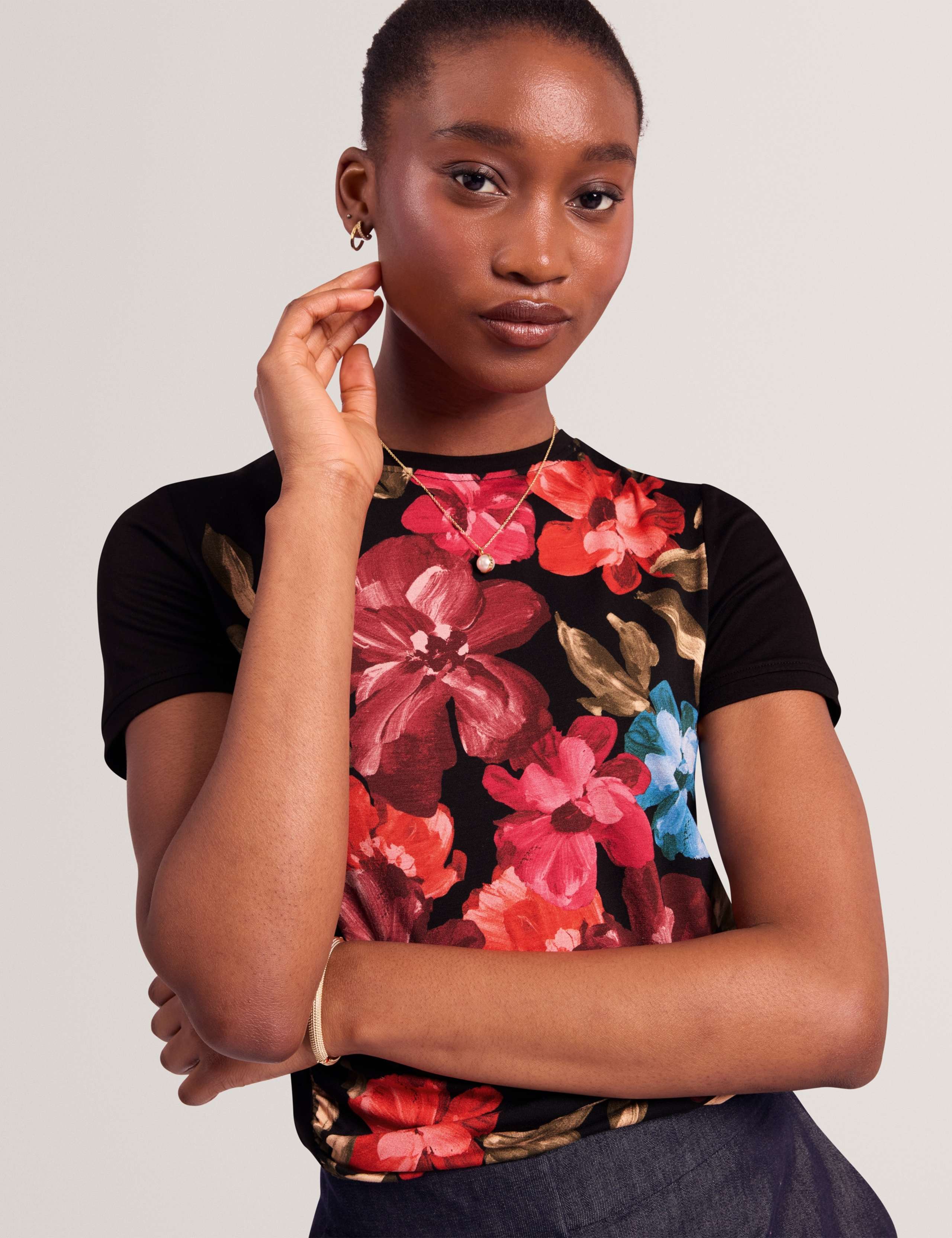 Floral Ruched Asymmetric Hem T-Shirt