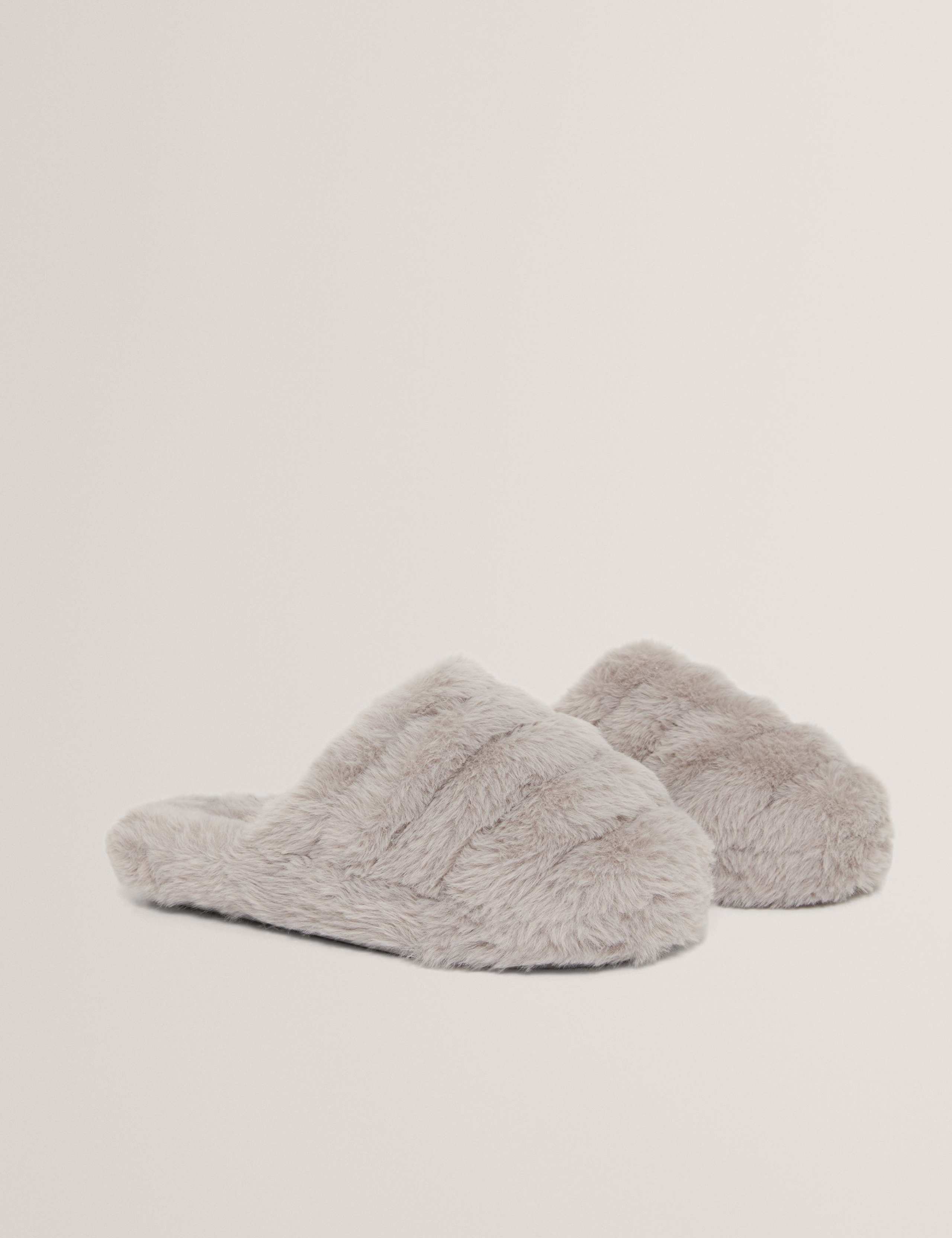 Faux Fur Round Toe Mule Slippers