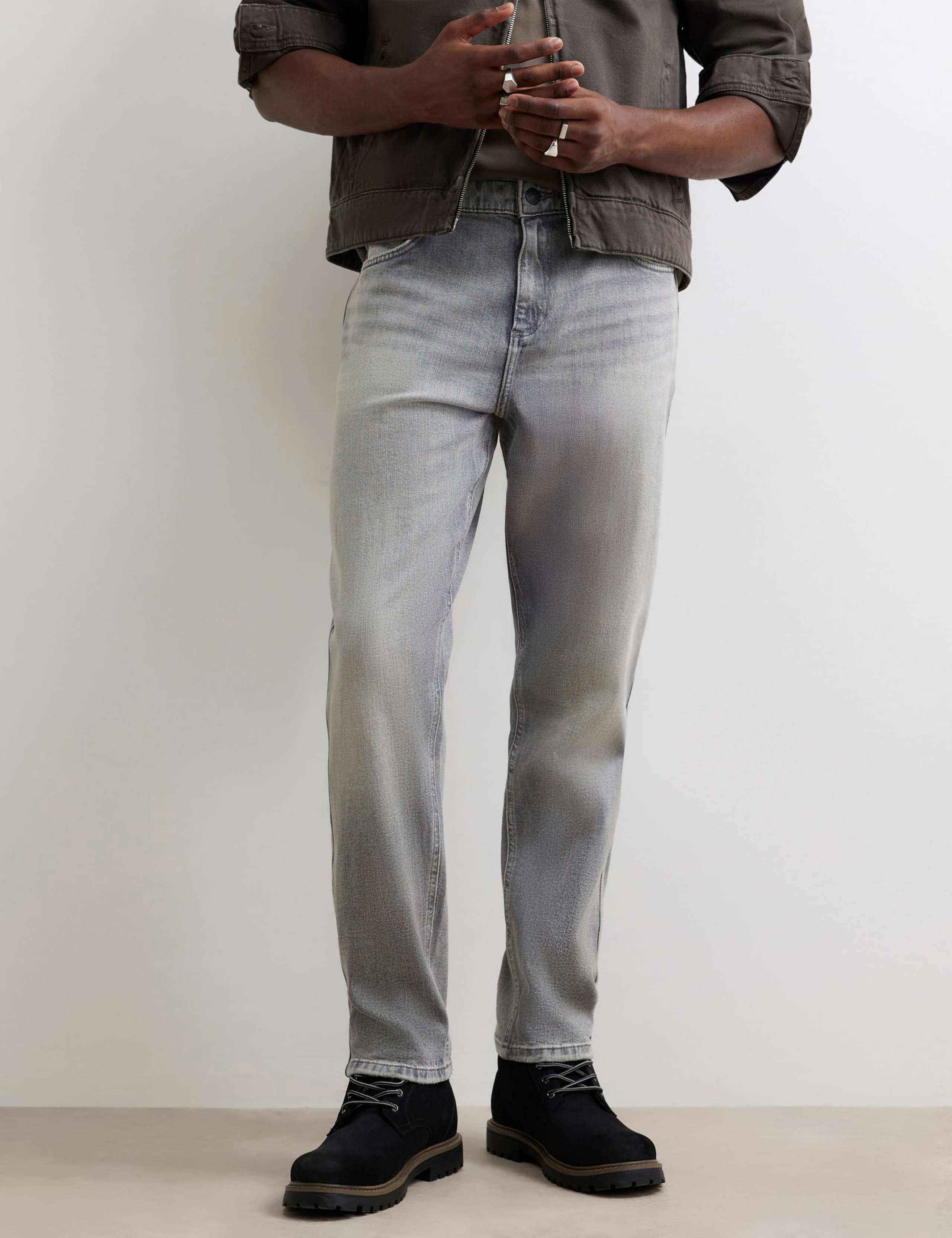 Tapered Fit Jeans
