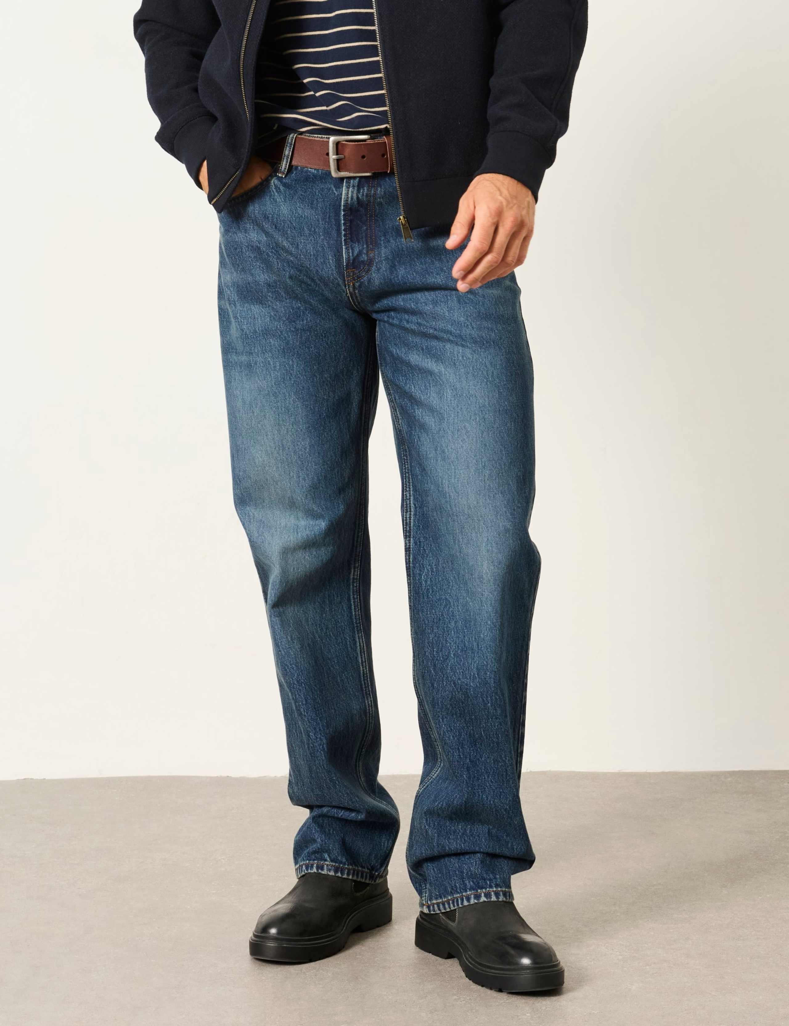 Relaxed Straight Fit Jeans