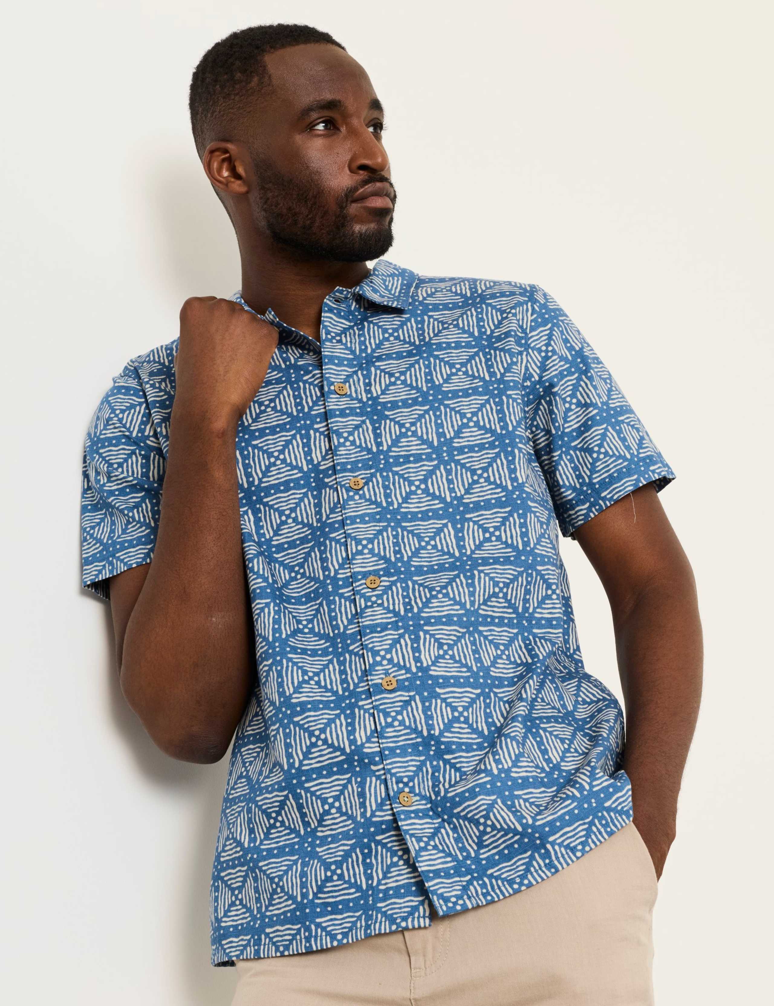 Regular Fit Geometric Print Short Sleeve Shirt
