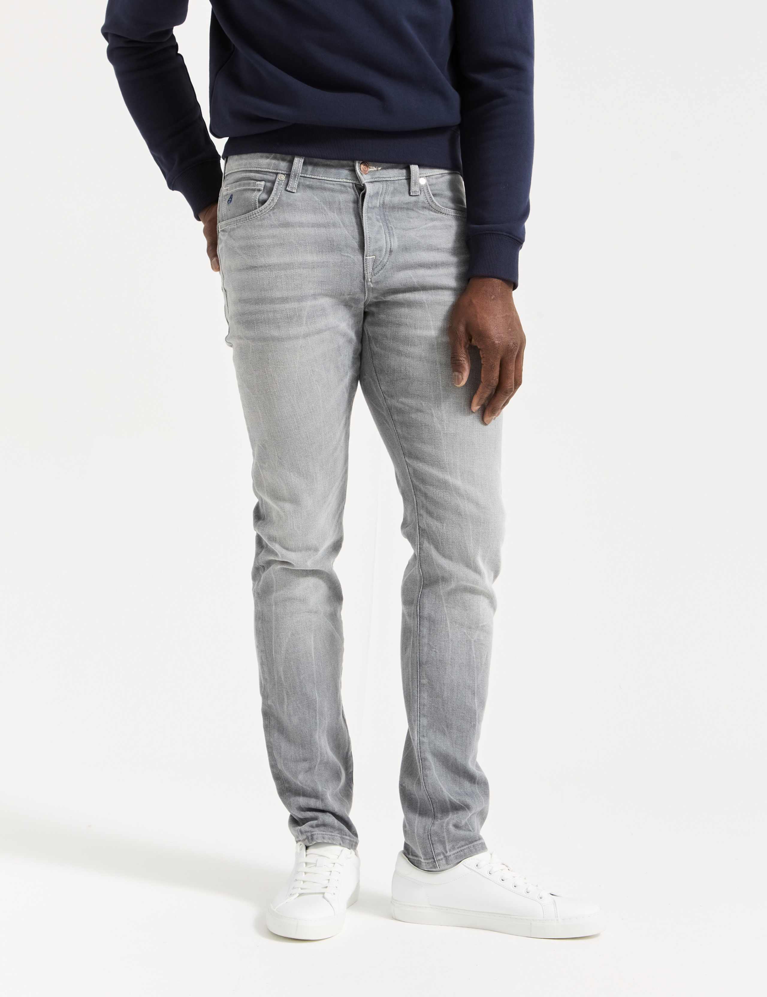 Regular Fit 5 Pocket Slim Jeans
